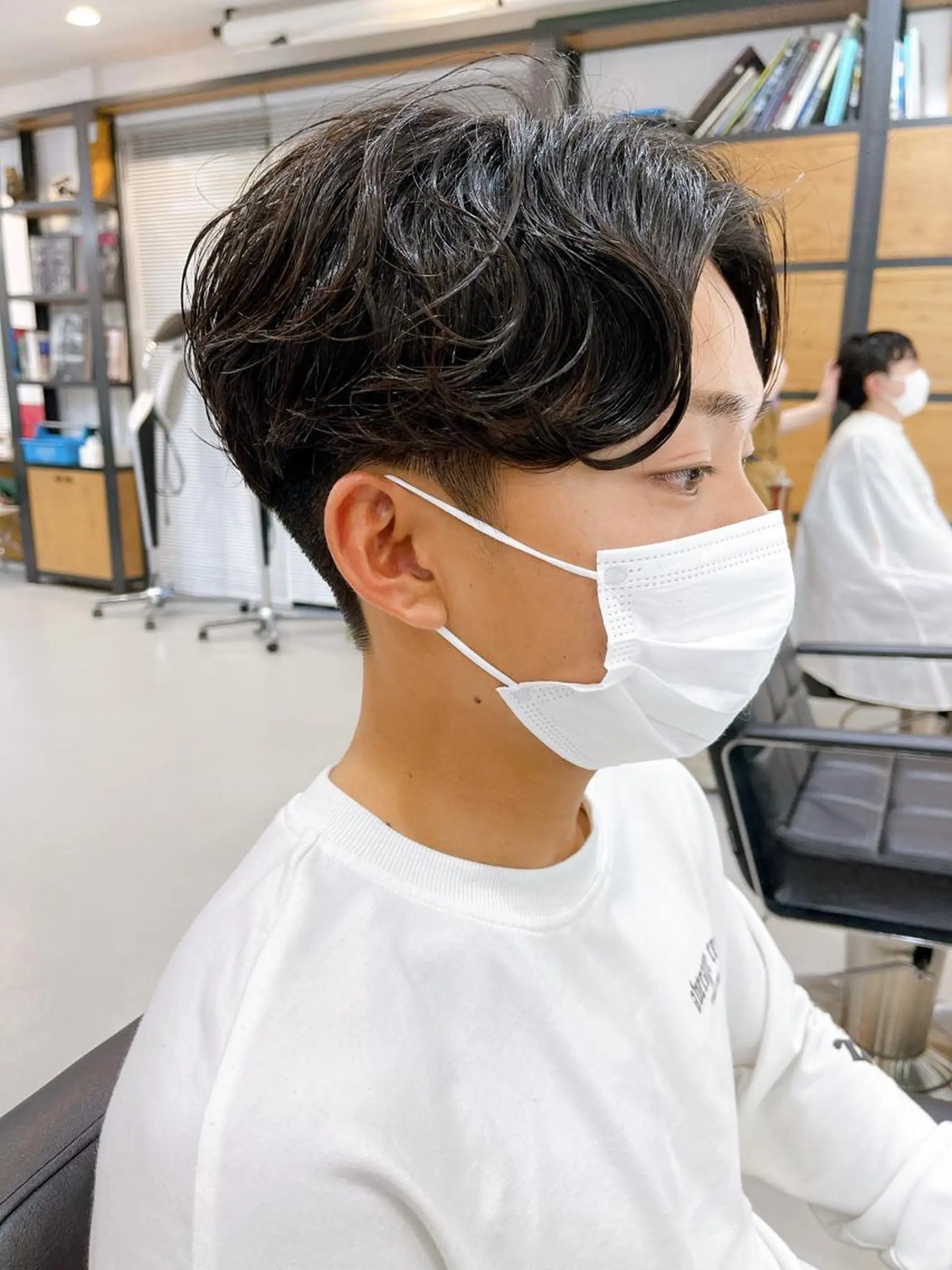 ショート パーマ メンズ センターパート カット パーマ メンズパーマ タカキリョウのヘアスタイル