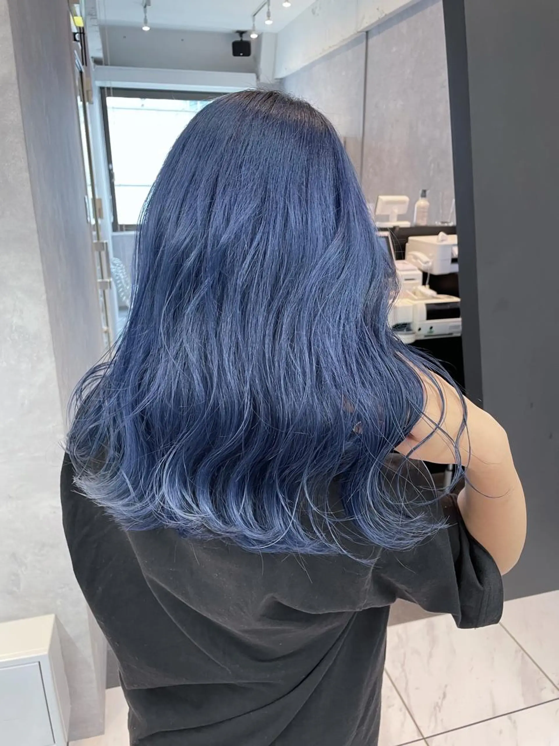 ロング カラー ブリーチ ブルーカラー ネイビーカラー ヘアカラー トリートメント _WHITE 天神店 YUMEKA🐻のヘアスタイル