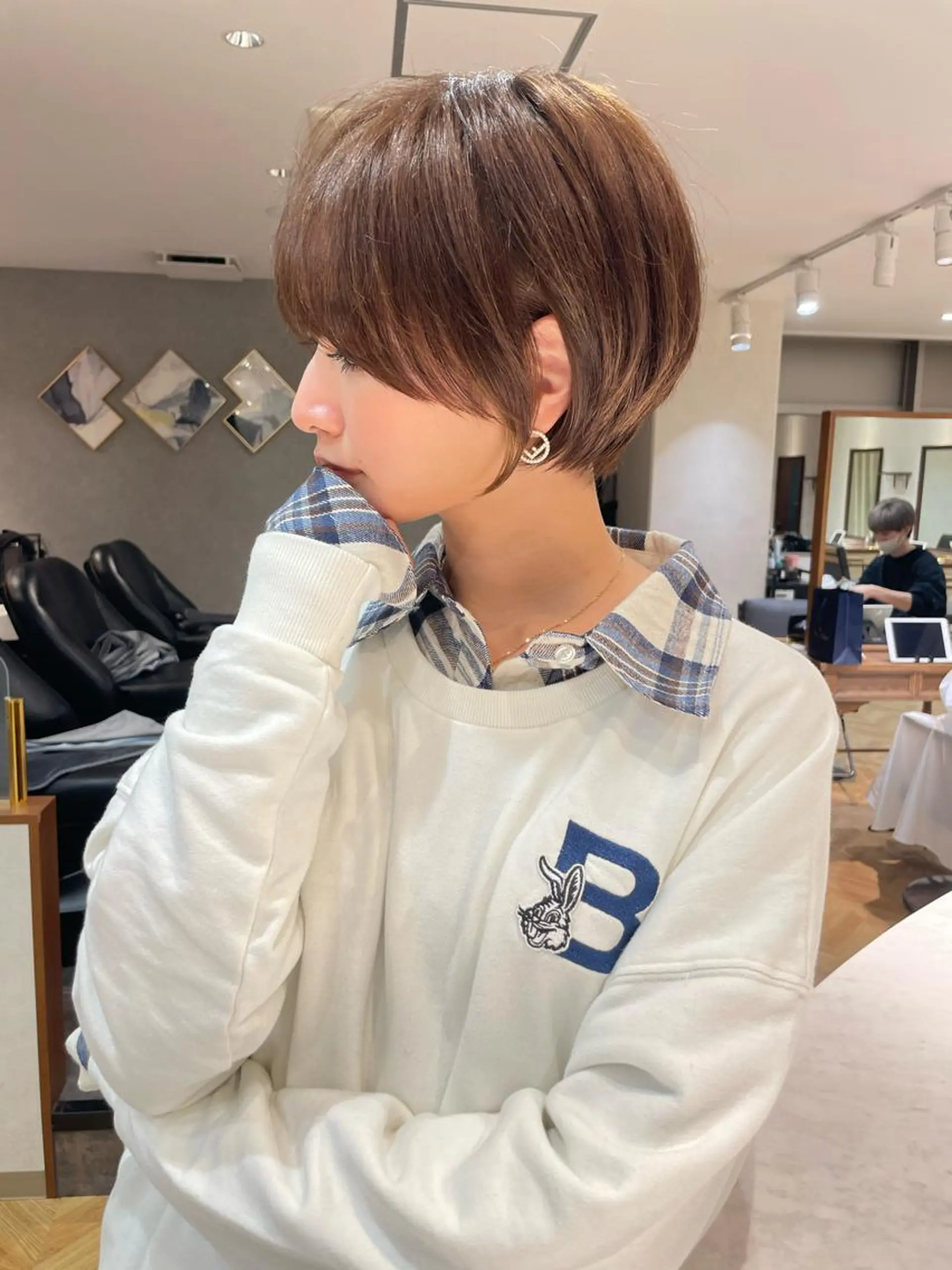 ショート ヘアカラー トリートメント 💛美髪ハイトーン LEON🩶のヘアスタイル