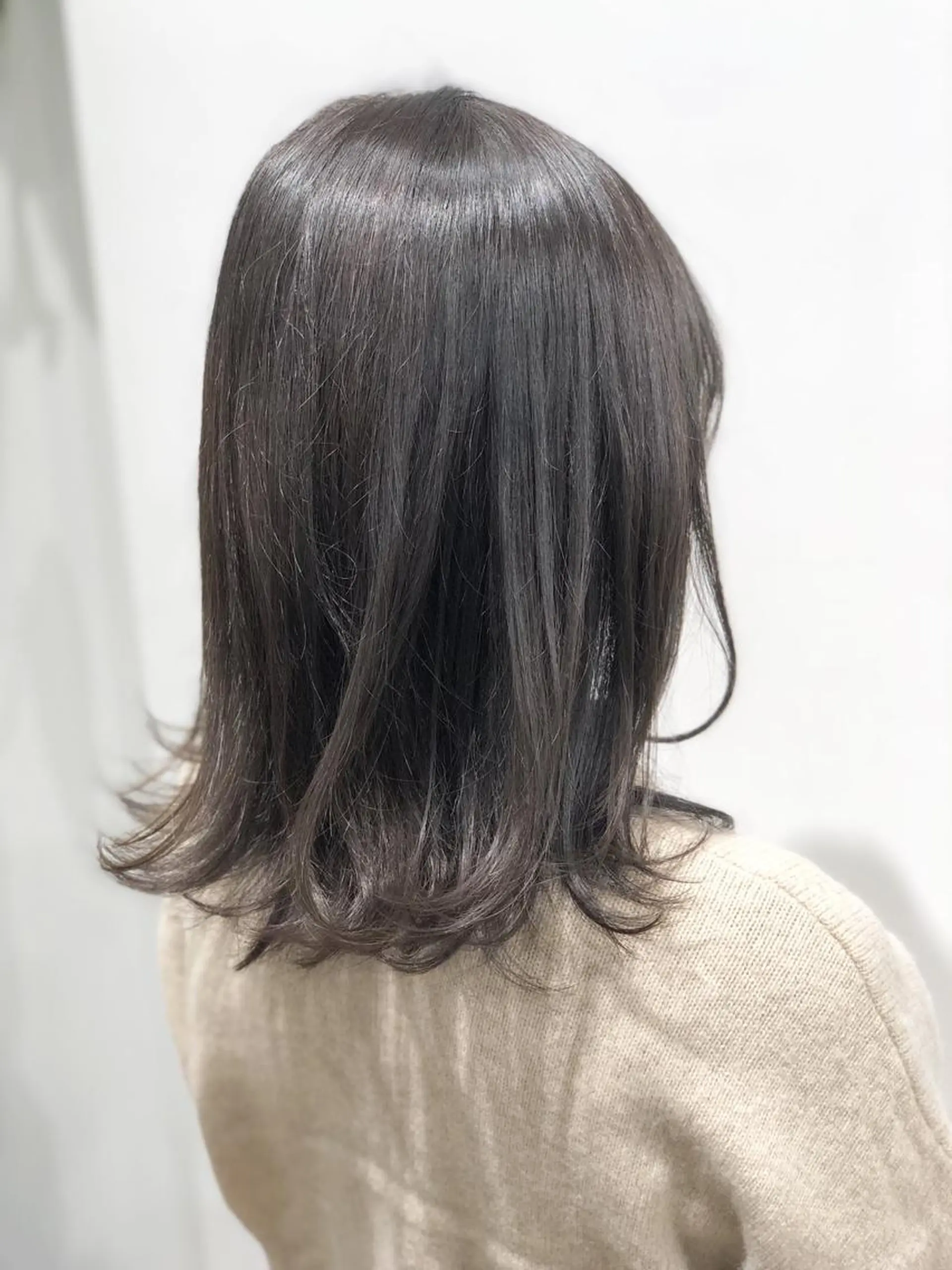ミディアム カラー 透明感カラー ダークグレー ダークグレージュ グレージュ ボブ  渡部 妃月のヘアスタイル