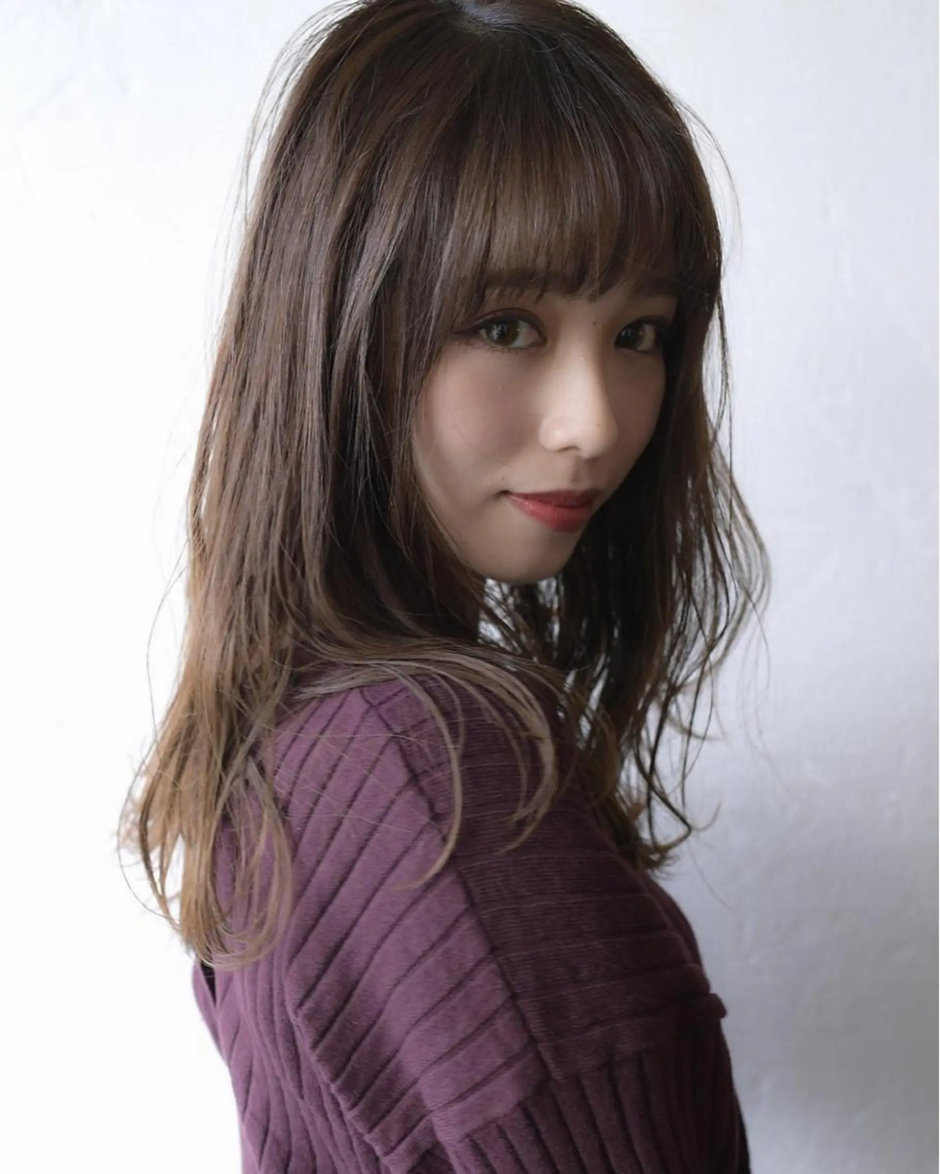 セミロング KAMIGAMI所属・KAMIGAMI SAKAEのヘアスタイル