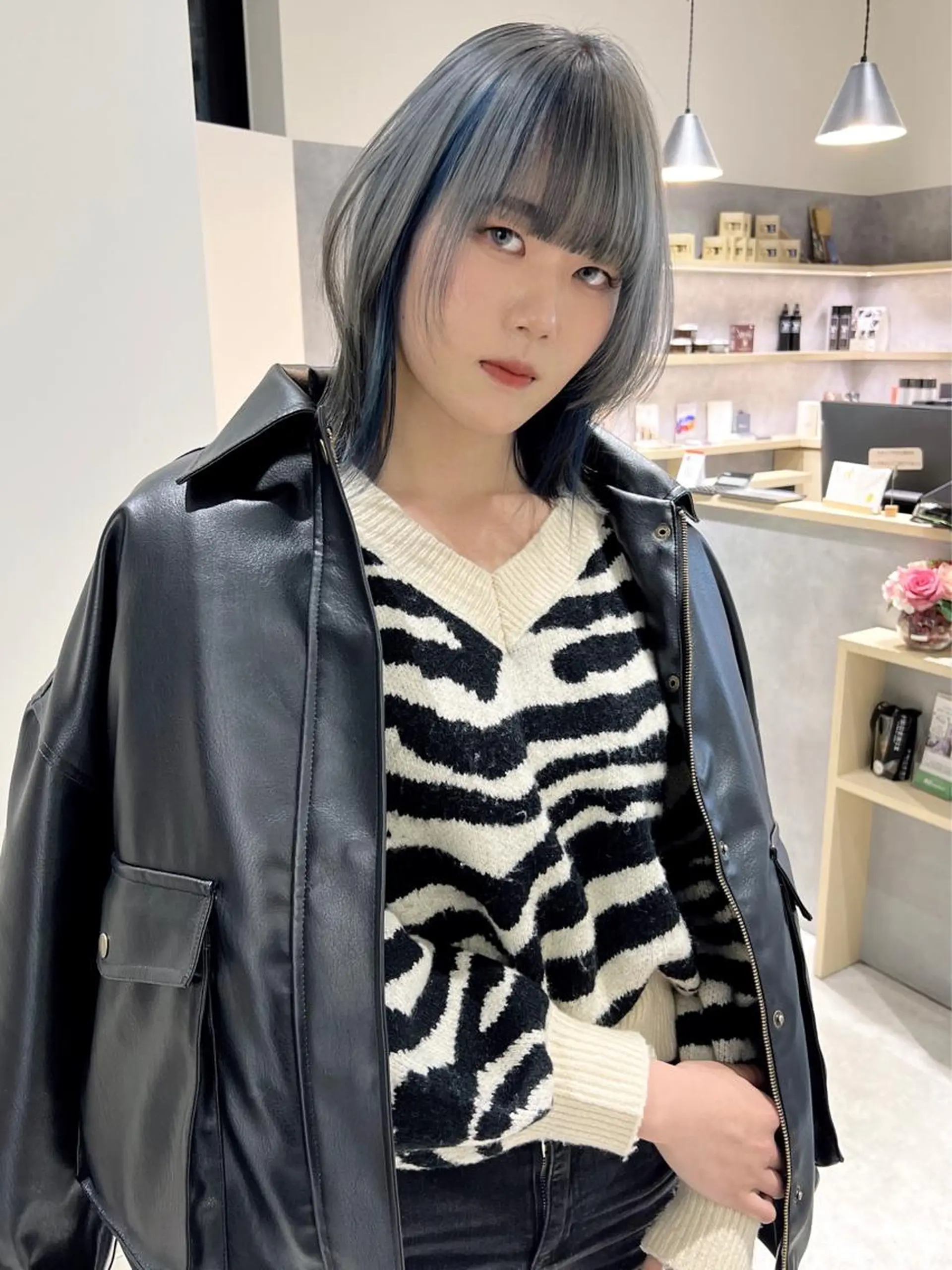 ミディアム カラー バレイヤージュ ブリーチ ケアブリーチ デザインカラー ダブルカラー Via officialのヘアスタイル