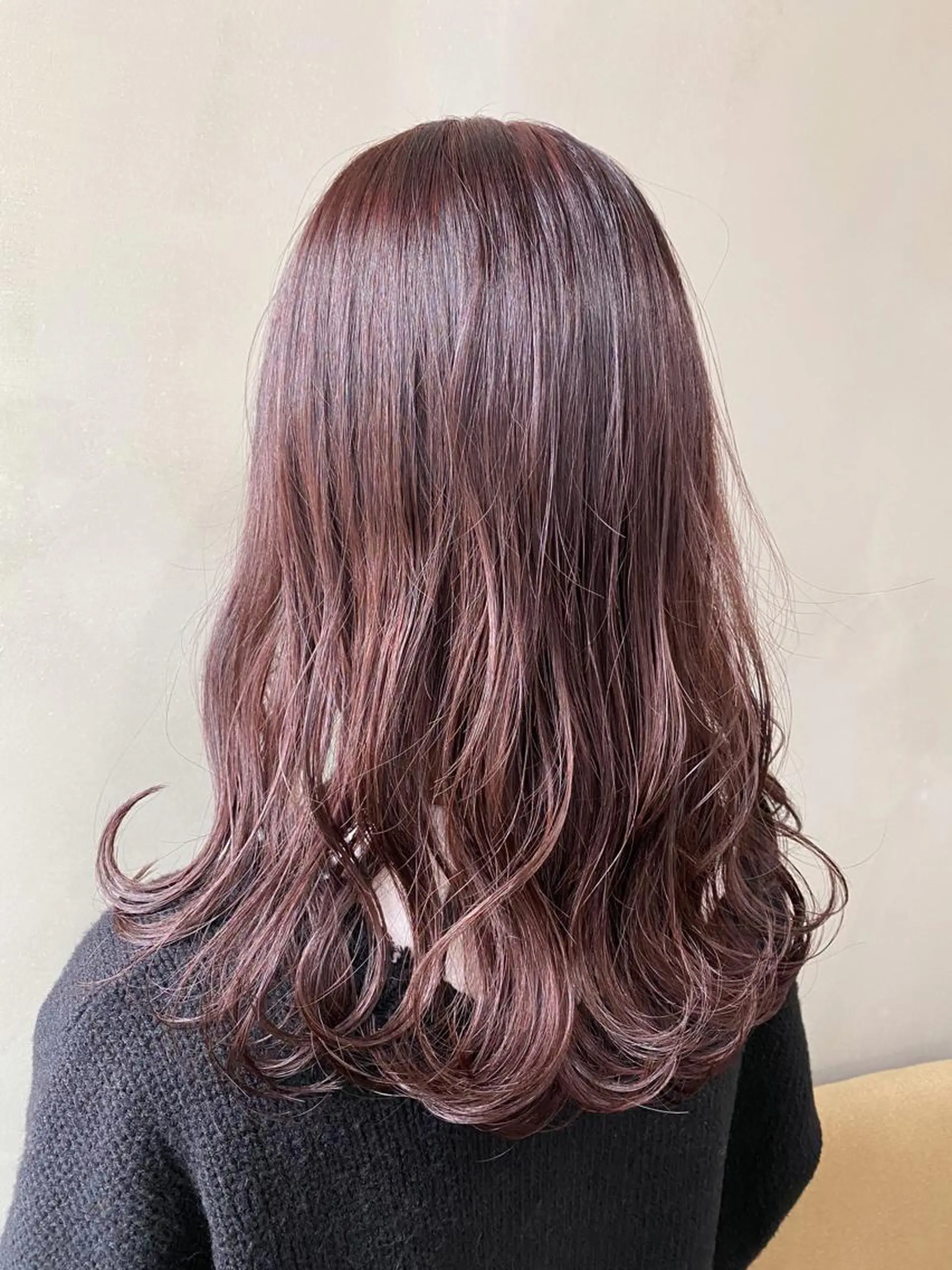 セミロング カラー 畑中 愛梨のヘアスタイル