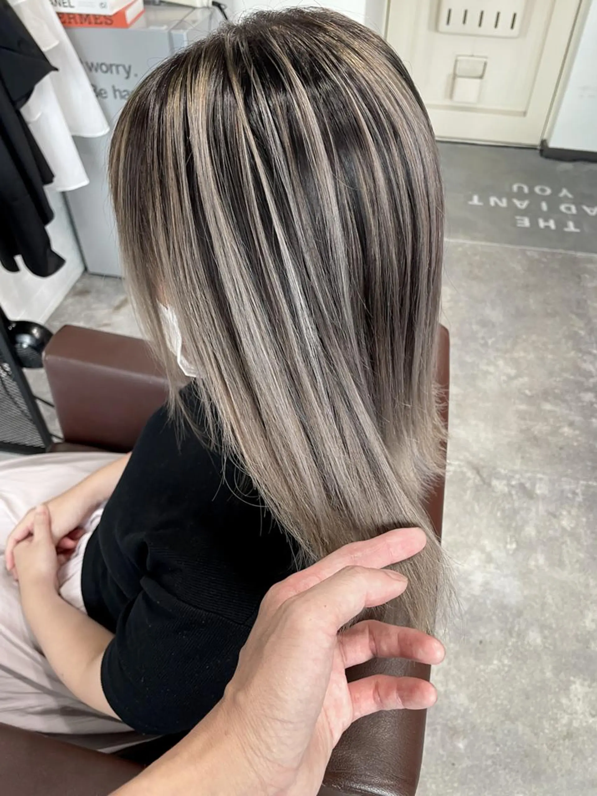 ミディアム カラー ボブレイヤー バレイヤージュ ベージュカラー ハイライトカラー ホワイトベージュ カット ヘアカラー トリートメント WONK. ウォンク 心斎橋のヘアスタイル