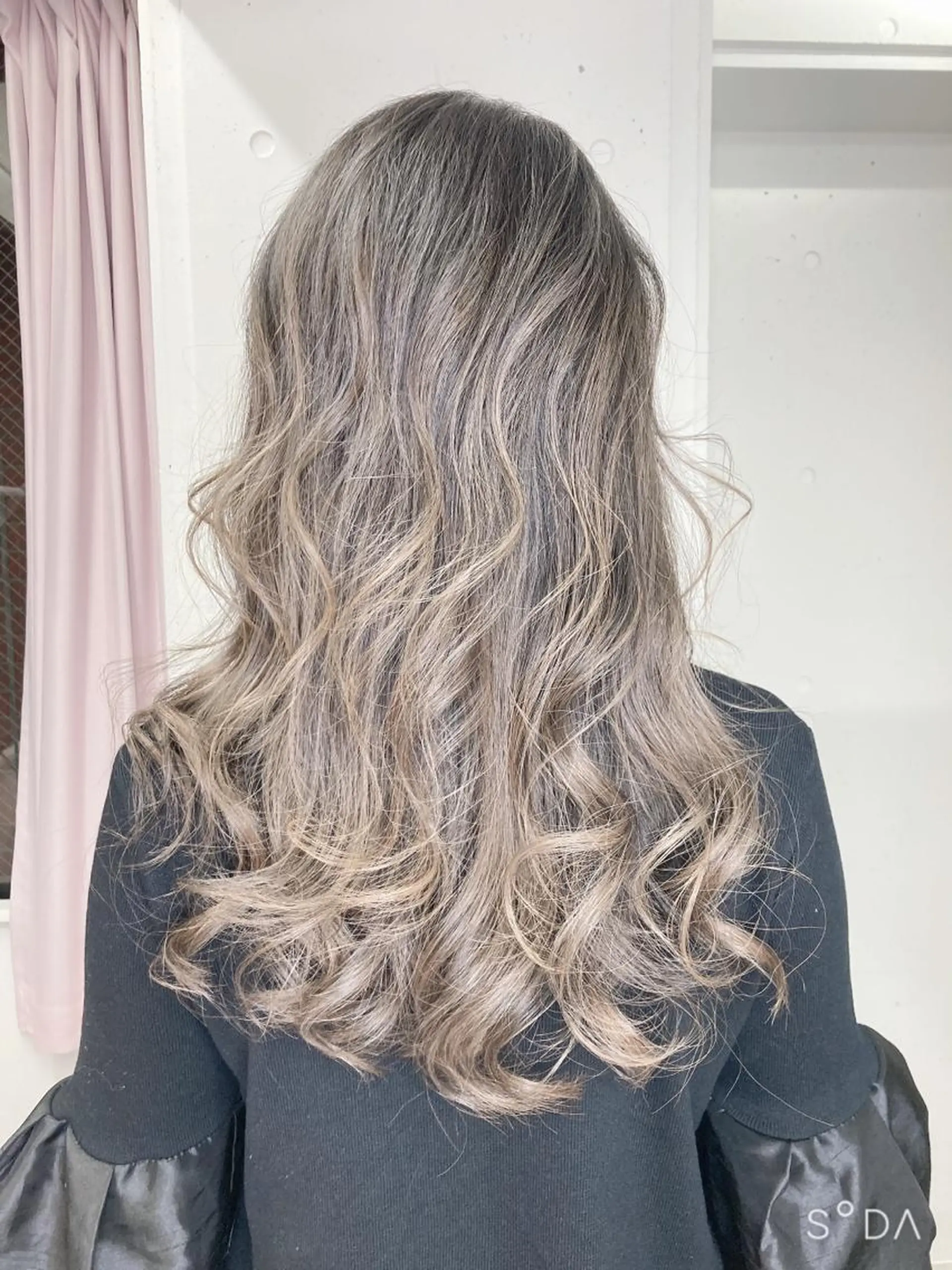 ロング レイヤーカット ミルミー美容室所属・🦄💒💓齎藤 七海子🦄💒💓のマツエク・マツパデザイン