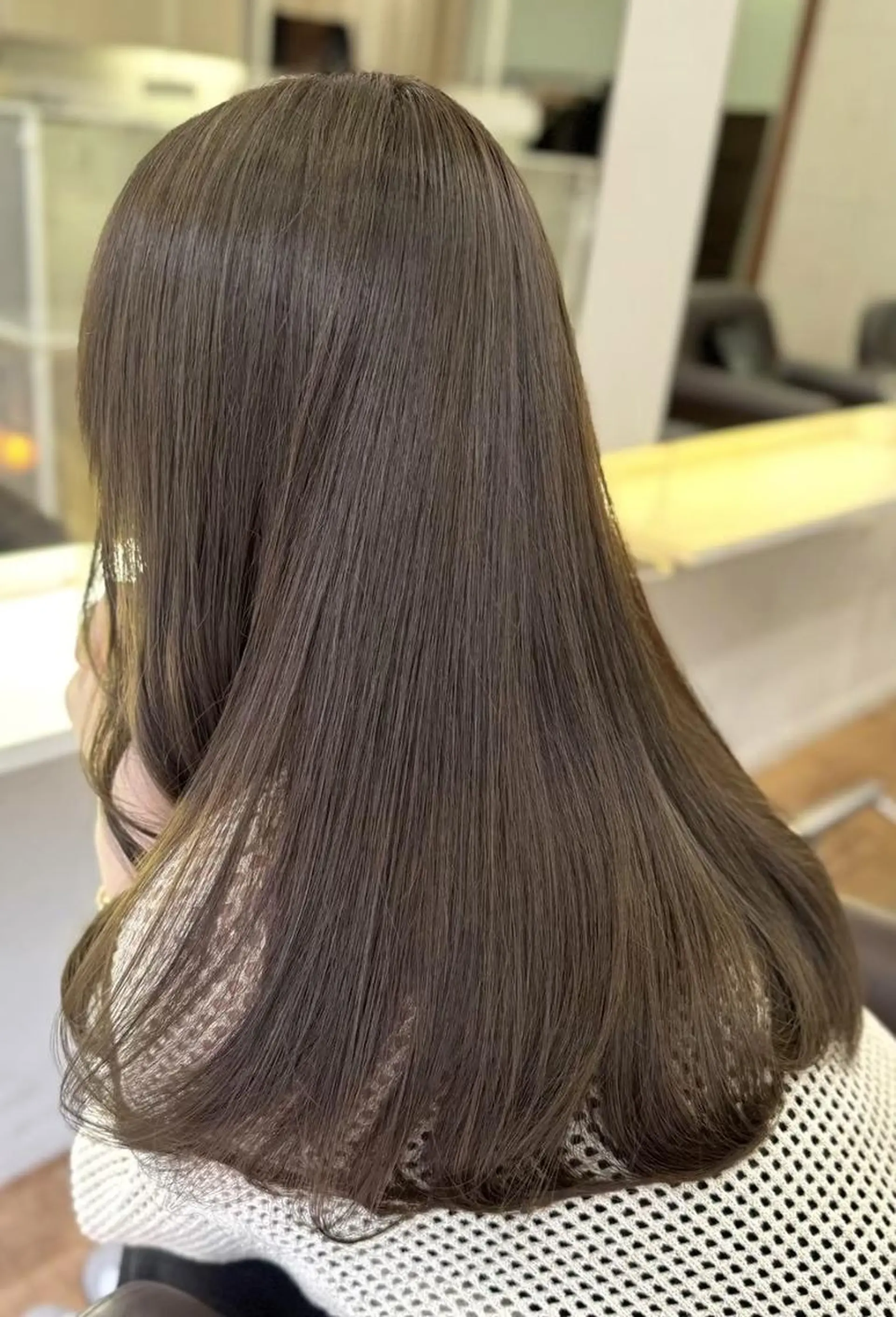 セミロング カラー mizu kiのヘアスタイル