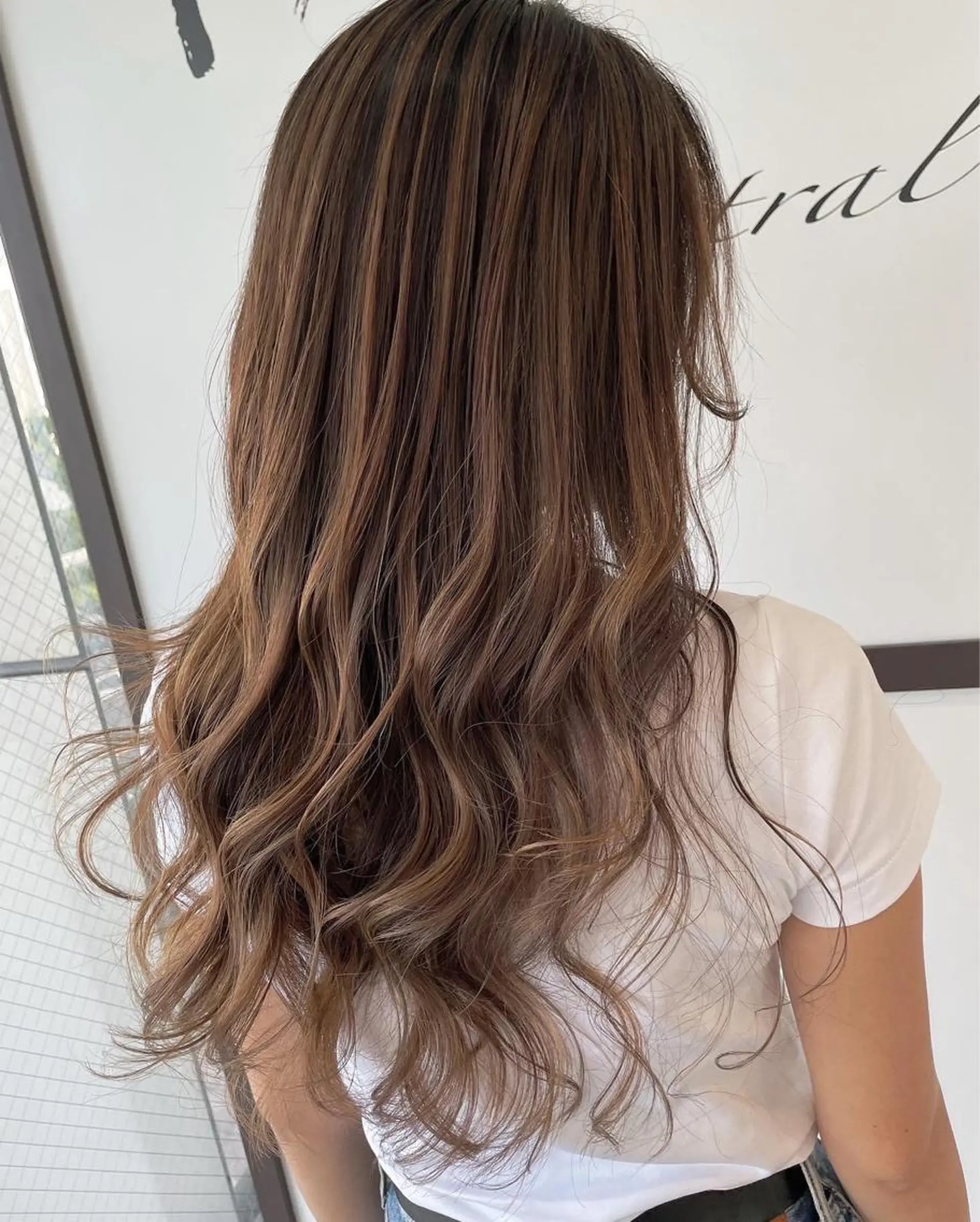 ロング カラー アッシュ 外国人風カラー レイヤーカット ヘアカラー トリートメント 河合秀明/ハイライト /インナーカラーのヘアスタイル