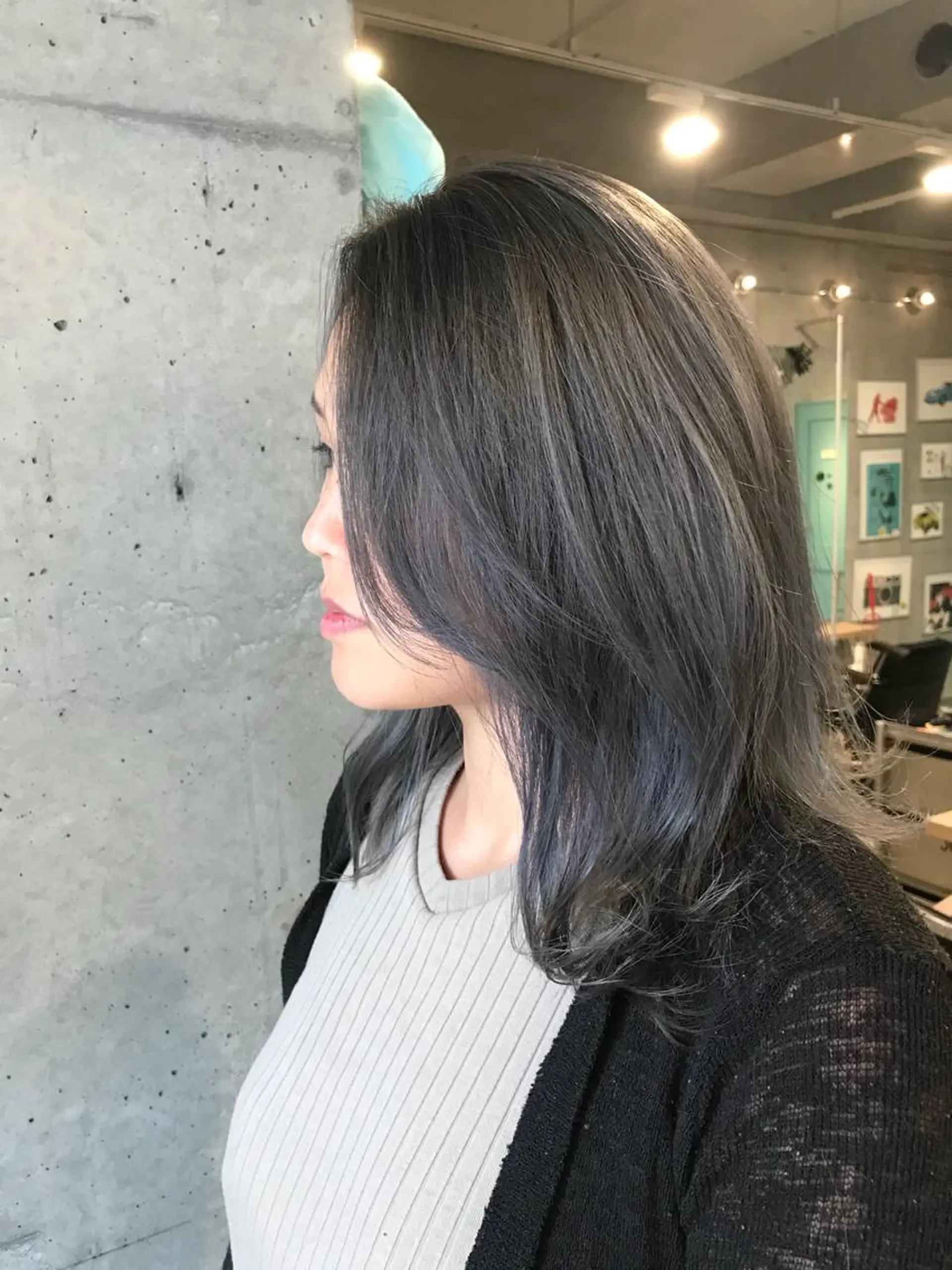 ミディアム カラー アッシュ ブリーチ 透明感カラー シルバー シルバーアッシュ 竹嶌 健吾のヘアスタイル