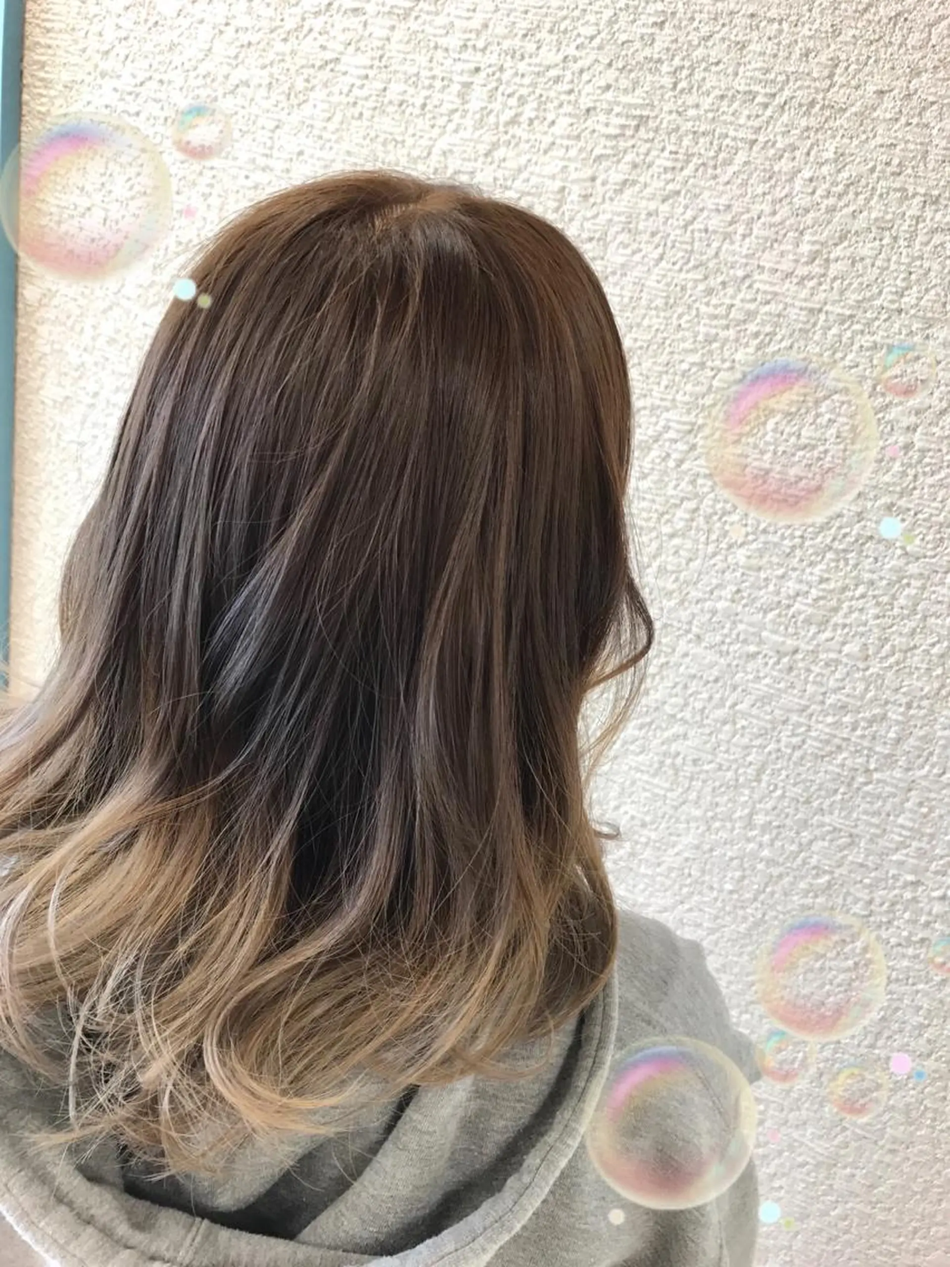 ミディアム カラー 透明感カラー グラデーションカラー グレージュ 高橋恵🌈生え癖改善 ウルフ/レイヤーのヘアスタイル