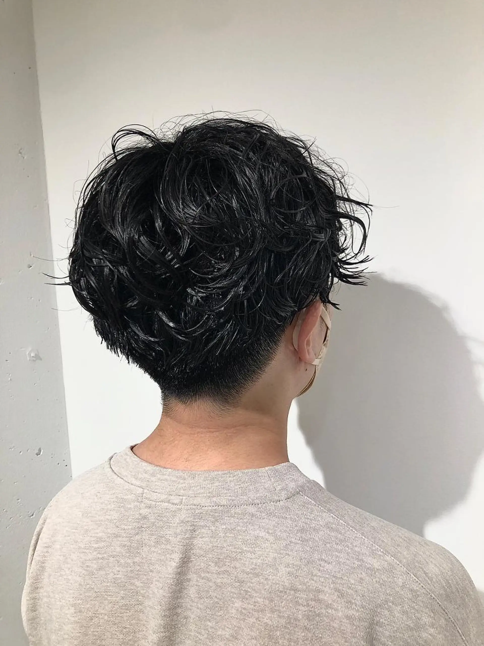 ショート メンズ パーマ アップバング ビジネス マッシュ メンズパーマ メンズツイストパーマ 高橋 英彦のヘアスタイル