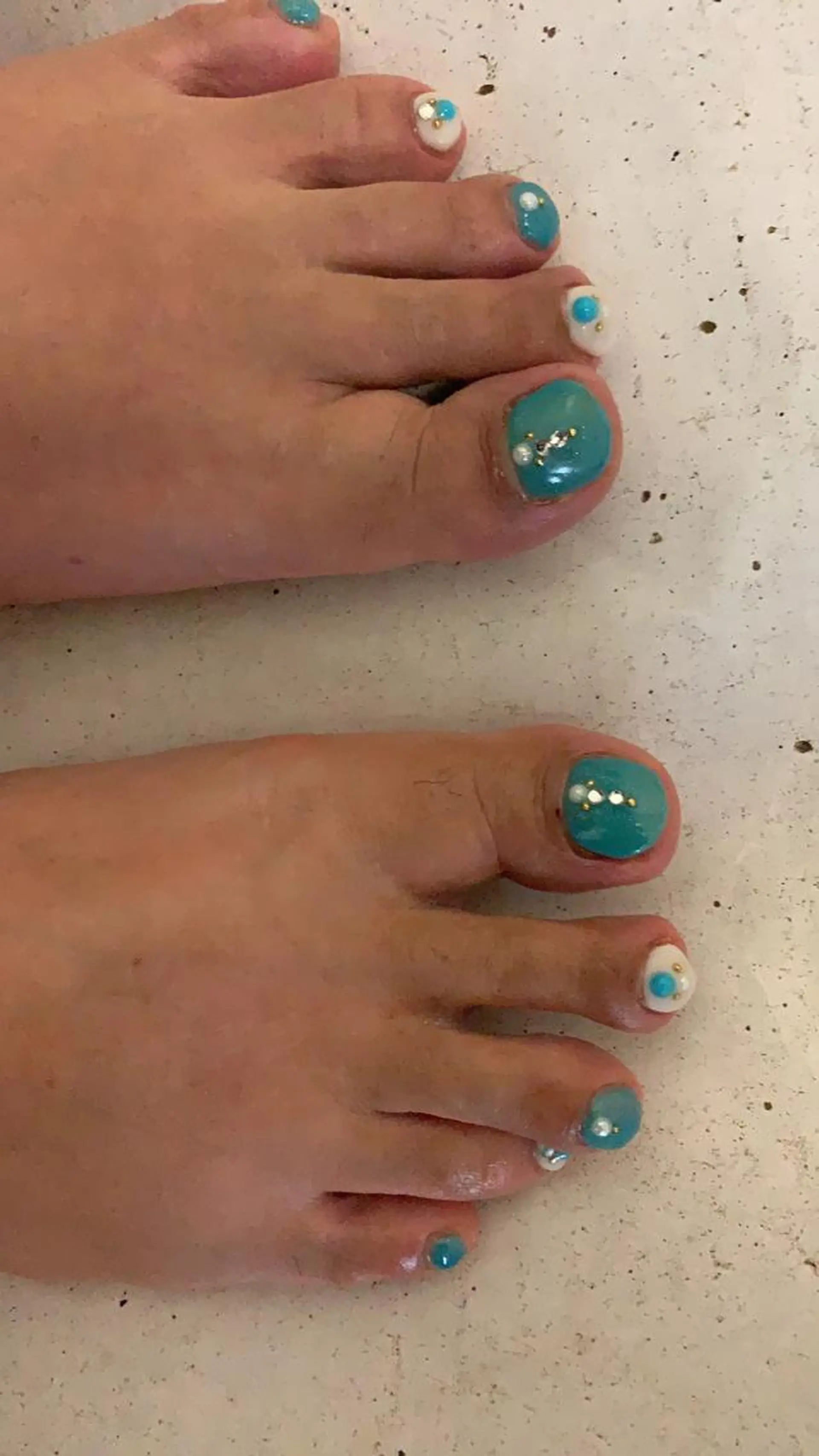 ネイル フットネイル ストーンネイル nico.nico.mark NAIL所属・小林 梓のエステ・リラクイメージ