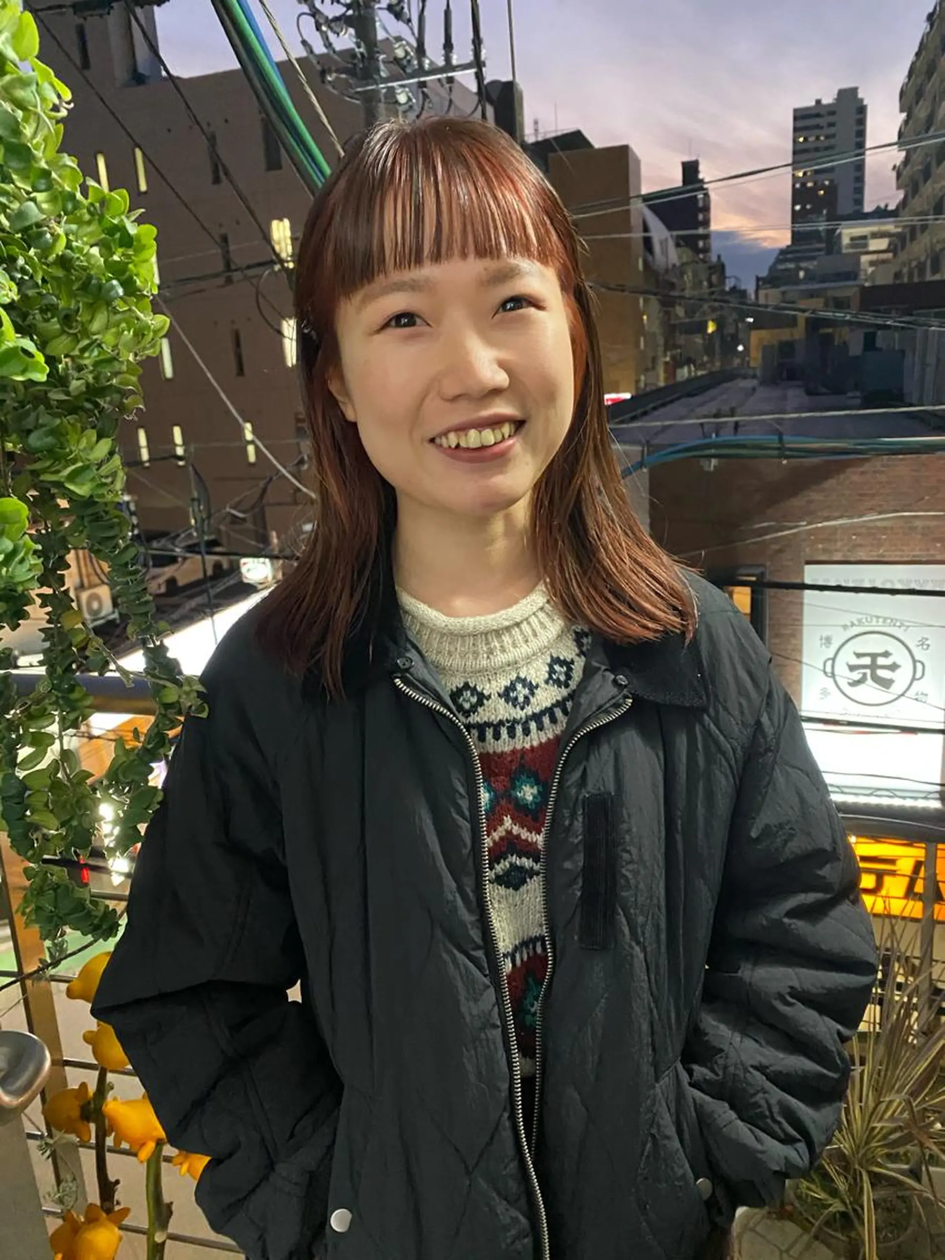 セミロング カラー 縮毛矯正 qiie/長友 インナーカラーのヘアスタイル