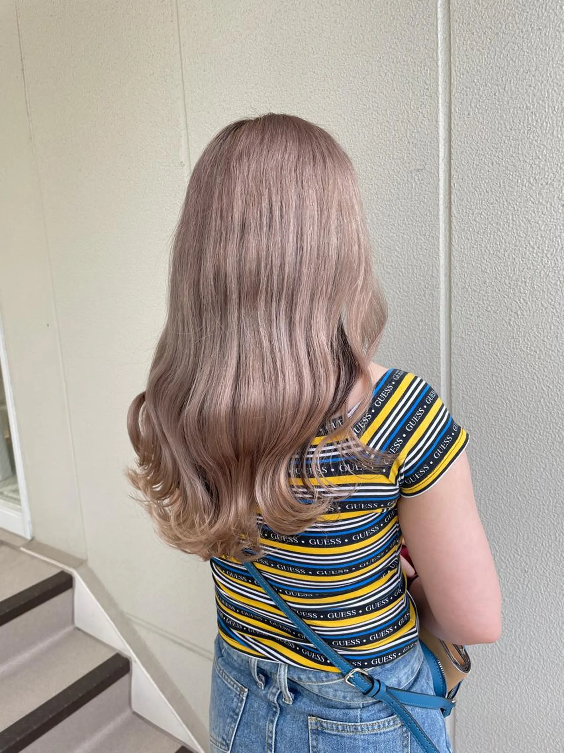 ロング カラー ヘアアレンジ ベージュカラー ミルクティーベージュ ヘアカラー トリートメント ヘッドスパ ヘアセット 艶髪✨寒色カラー✨ 翁長孝輔のヘアスタイル