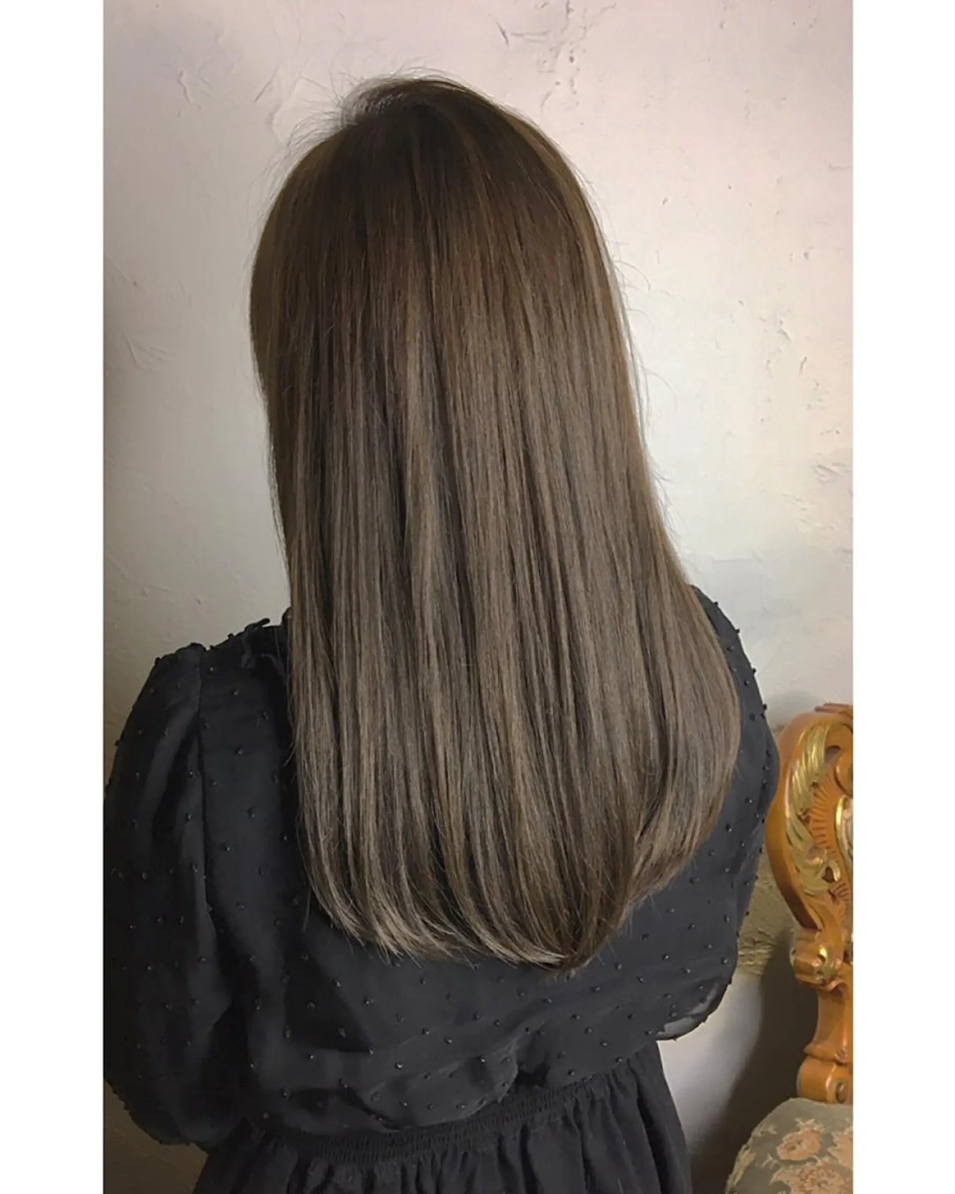 ロング カラー アッシュ ベージュカラー エグチ アキラのヘアスタイル