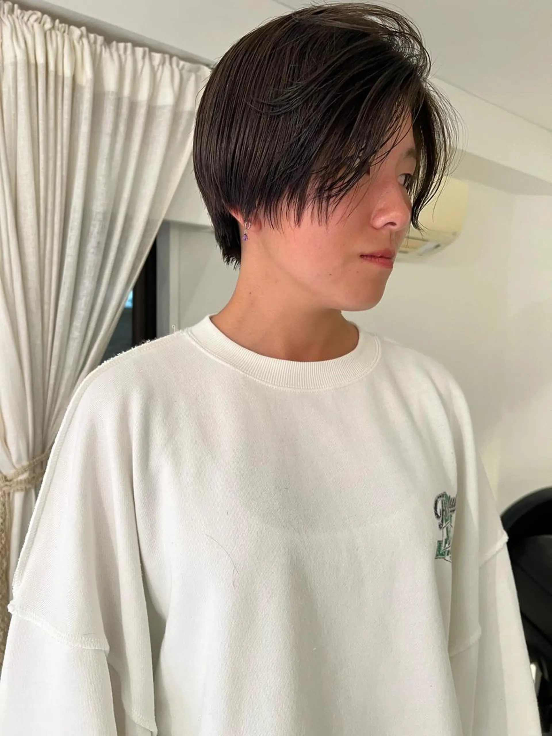 ショート ブリーチカラー🎀 寺門美優のヘアスタイル