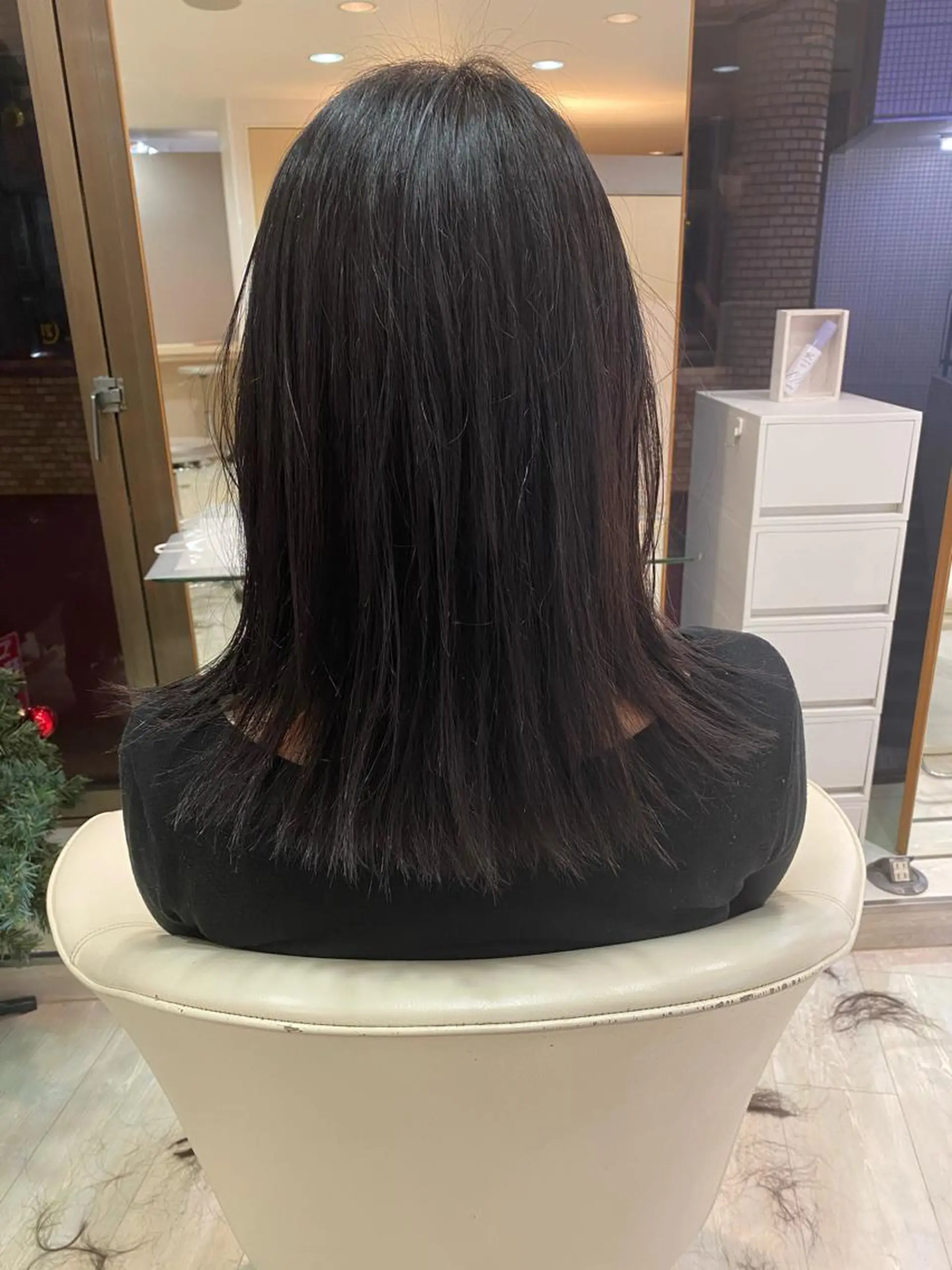 セミロング 外ハネヘア 井上 凜太郎のヘアスタイル