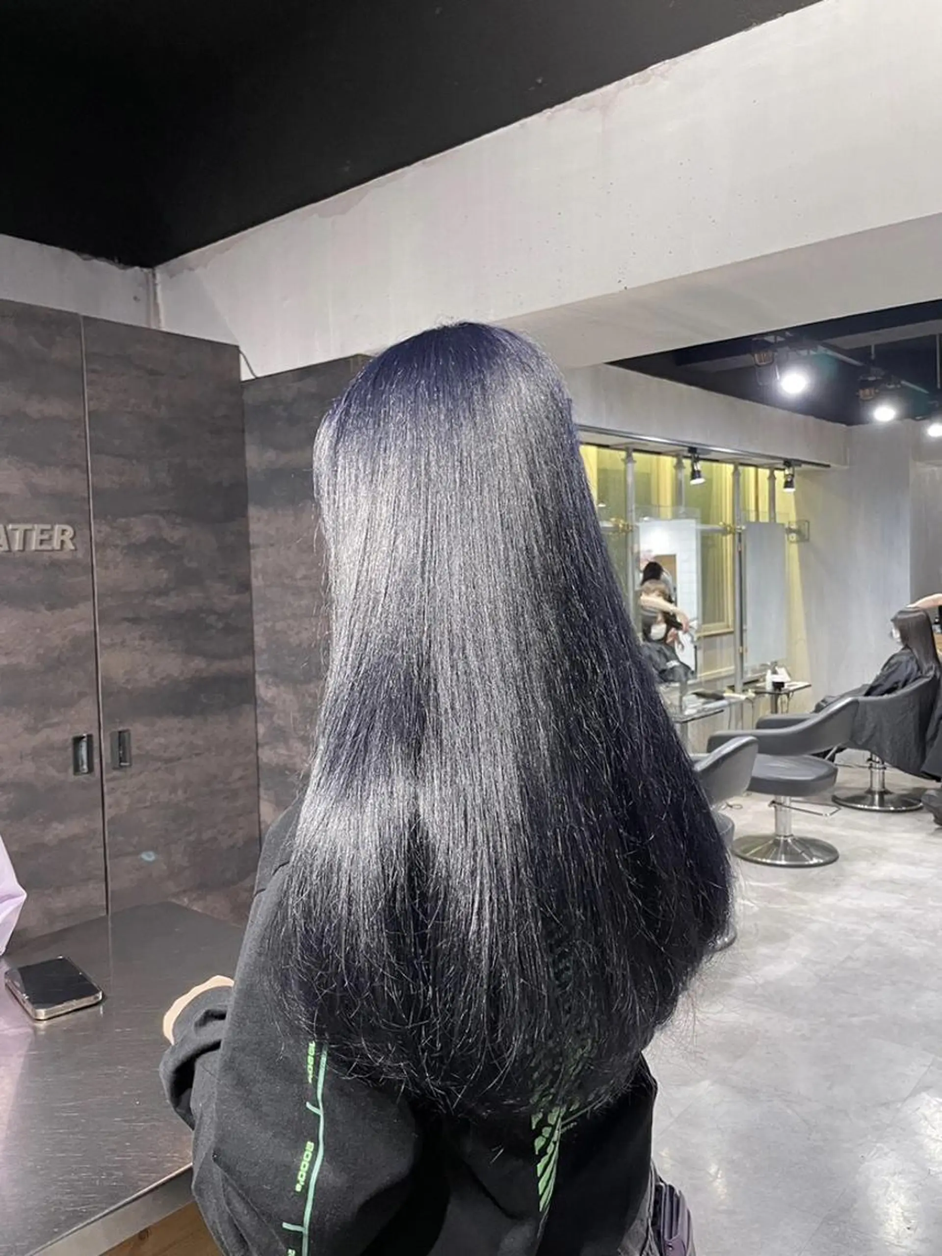 カラー 🩶透髪×モテ髪🩶 池袋SHE🏹🩶のヘアスタイル