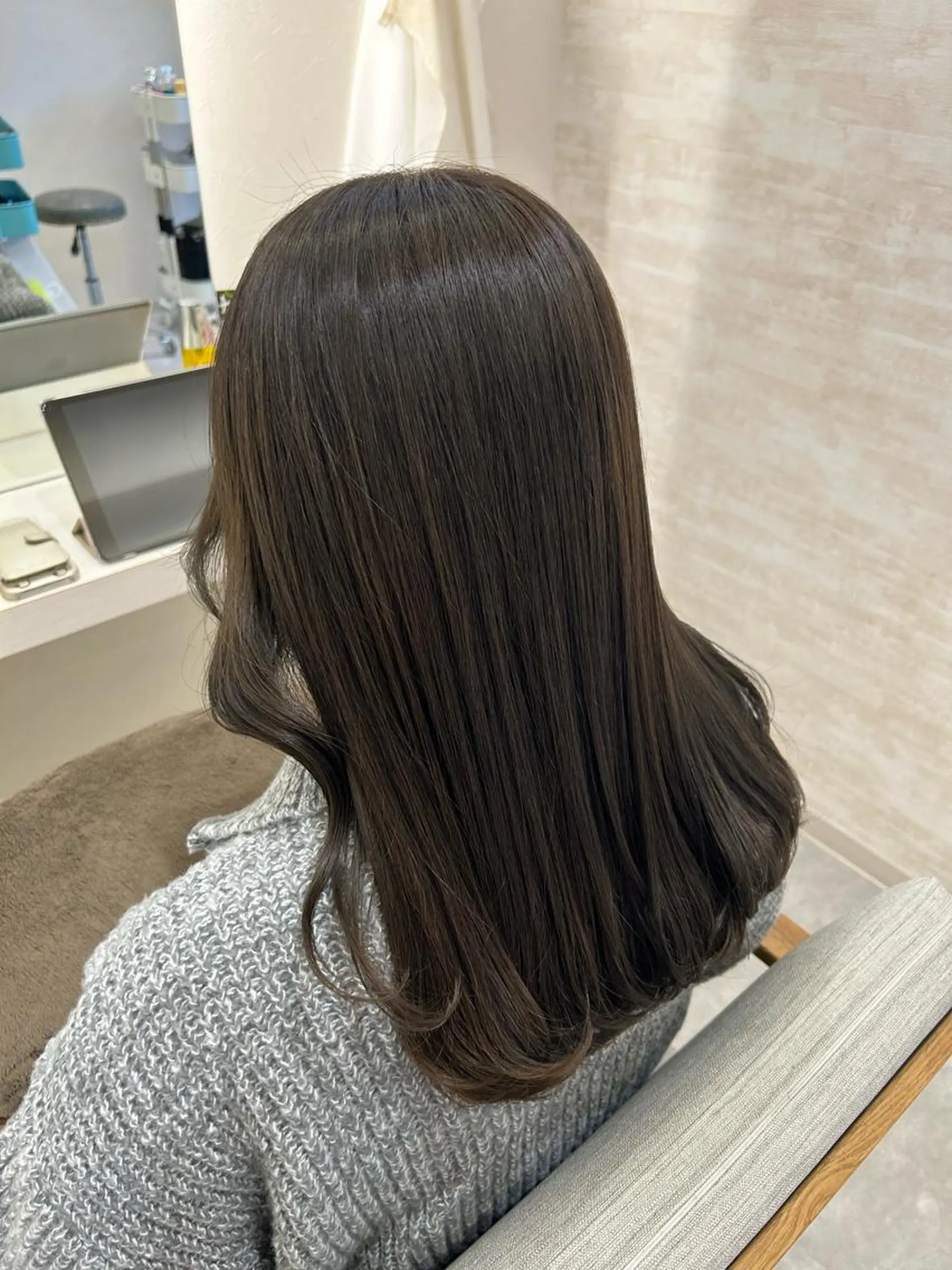 セミロング カラー ヘアアレンジ ヘアカラー トリートメント 髪質改善&艶感カラー 🪄岡井美結のヘアスタイル