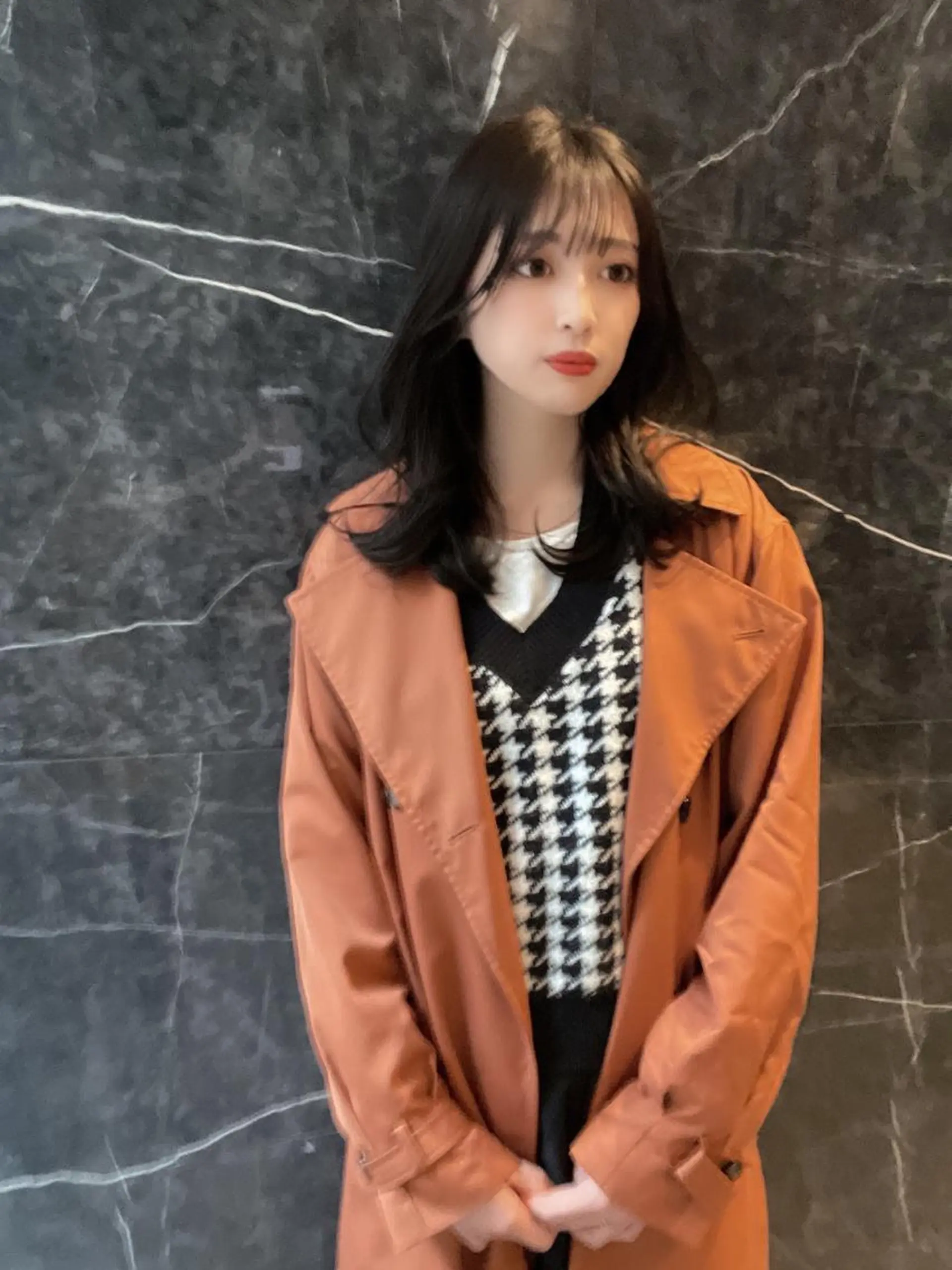 ミディアム くびれヘア 顔まわりレイヤー ヨシンモリ 韓国風ヘア レイヤーカット カット ヘアカラー トリートメント ボブパーマ ウルフパーマのヘアスタイル
