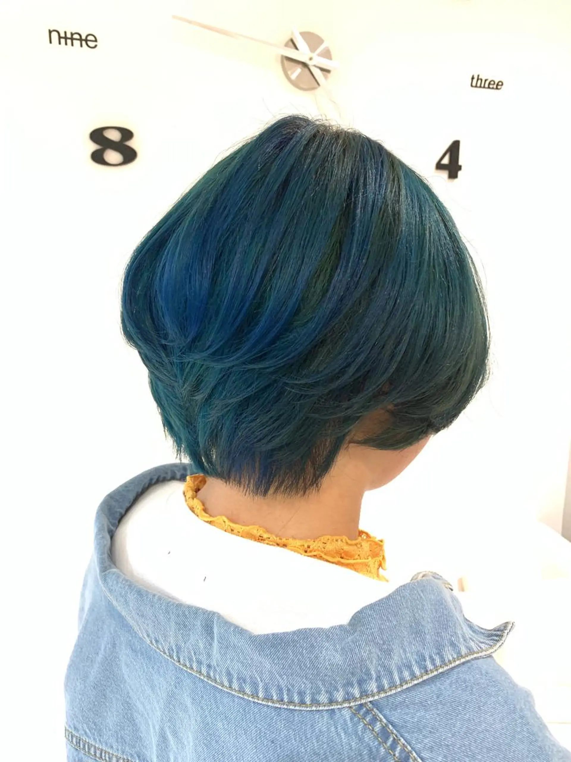 ショート カラー 松吉 純平のヘアスタイル