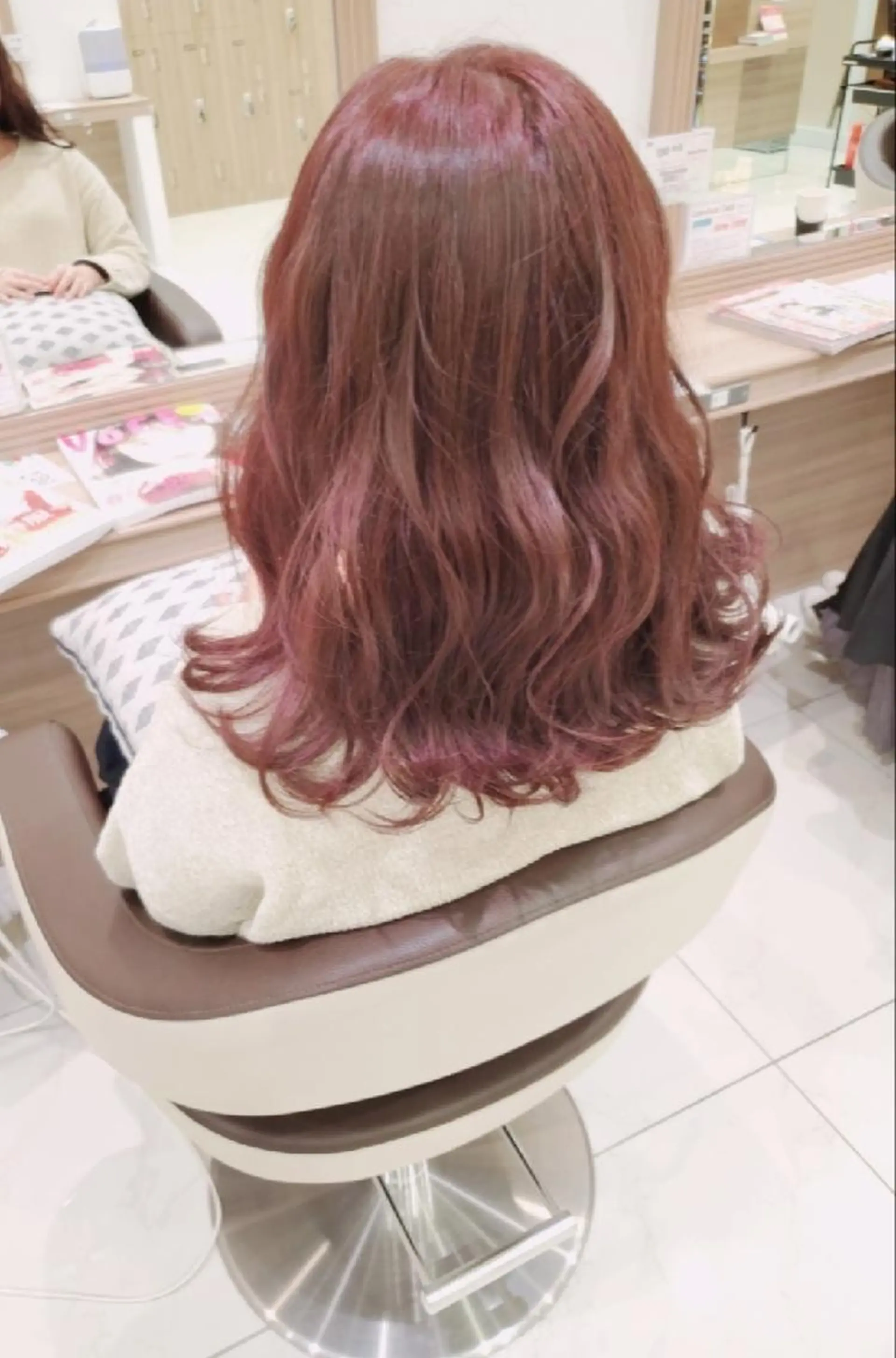 セミロング カラー ベージュカラー イルミナカラー ピンクカラー ピンクベージュ 中村 和貴のヘアスタイル