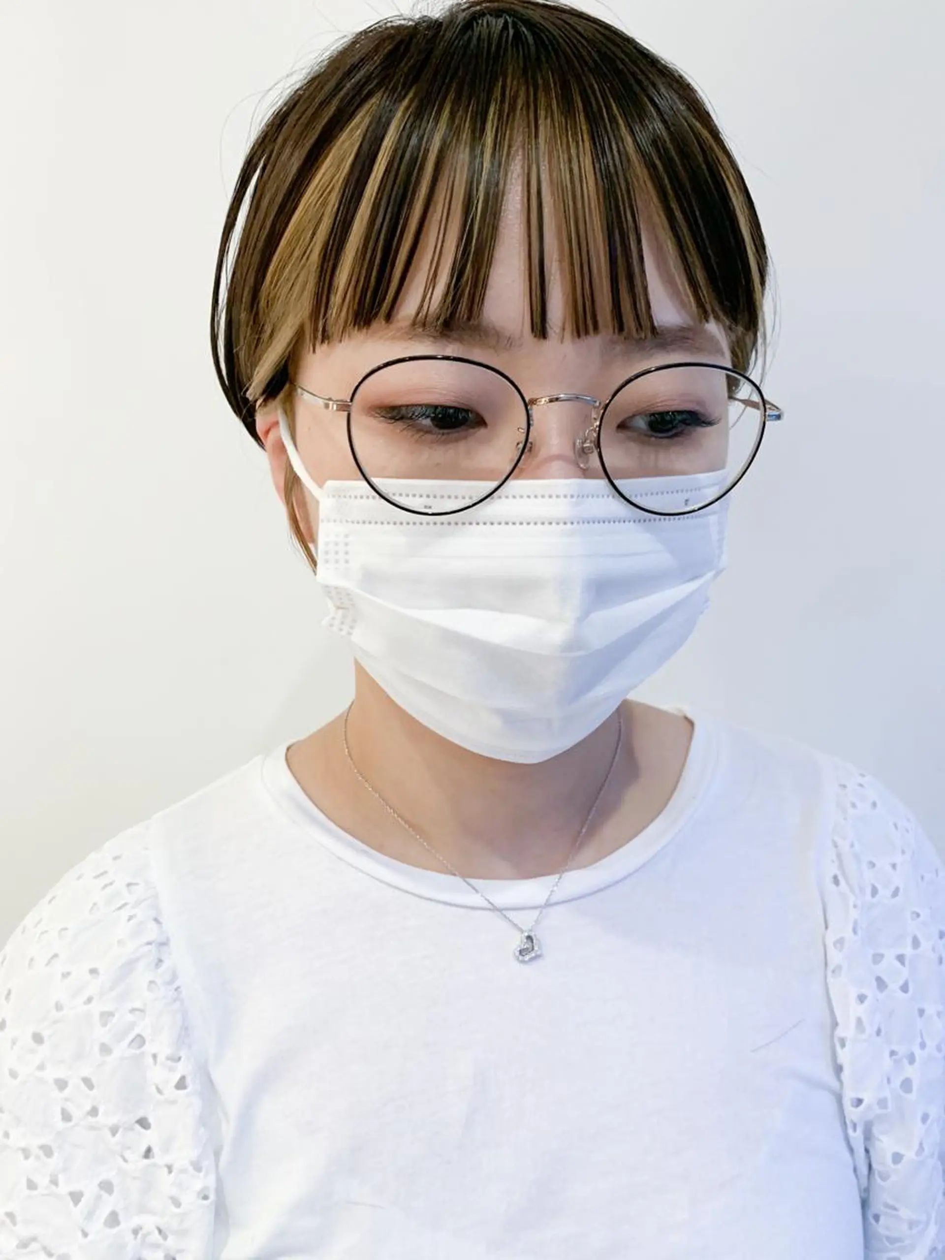 ショート nuu所属・💜ショート💜 ウルフ、ボブ二色亜美のヘアスタイル