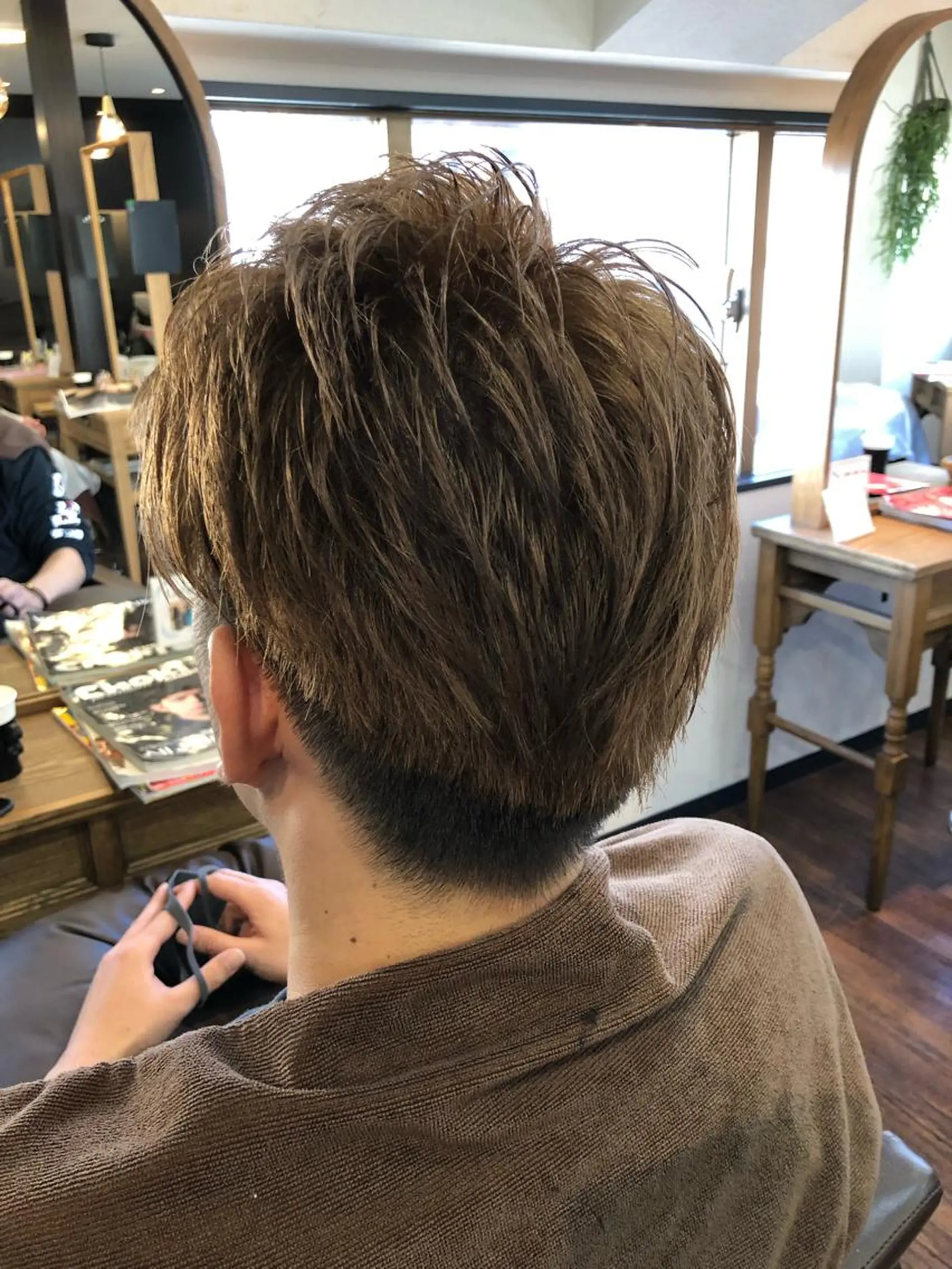 ショート カラー ベージュカラー ブリーチ SALOWIN吉祥寺suite店所属・似合わせレイヤー 🇰🇷荒木洋文のヘアスタイル