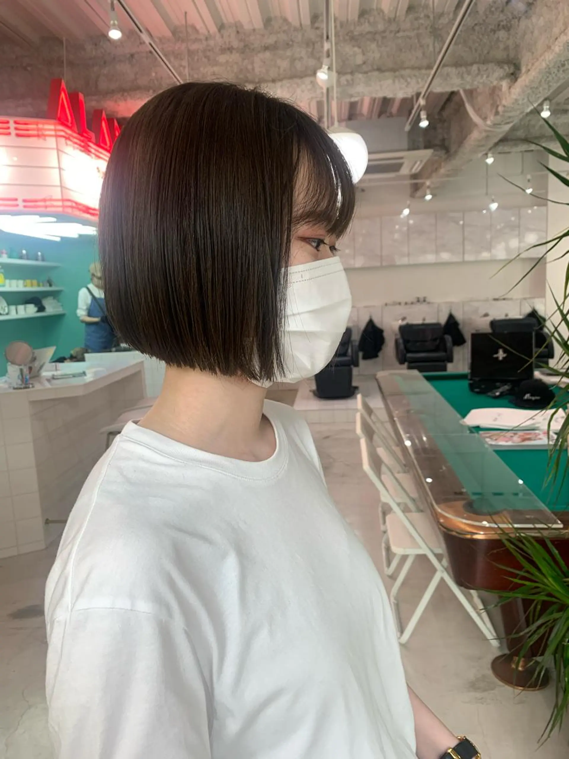 ショート カット ヘアカラー 🧨ブリーチー×ボブ レイヤー💎じゅえるのヘアスタイル