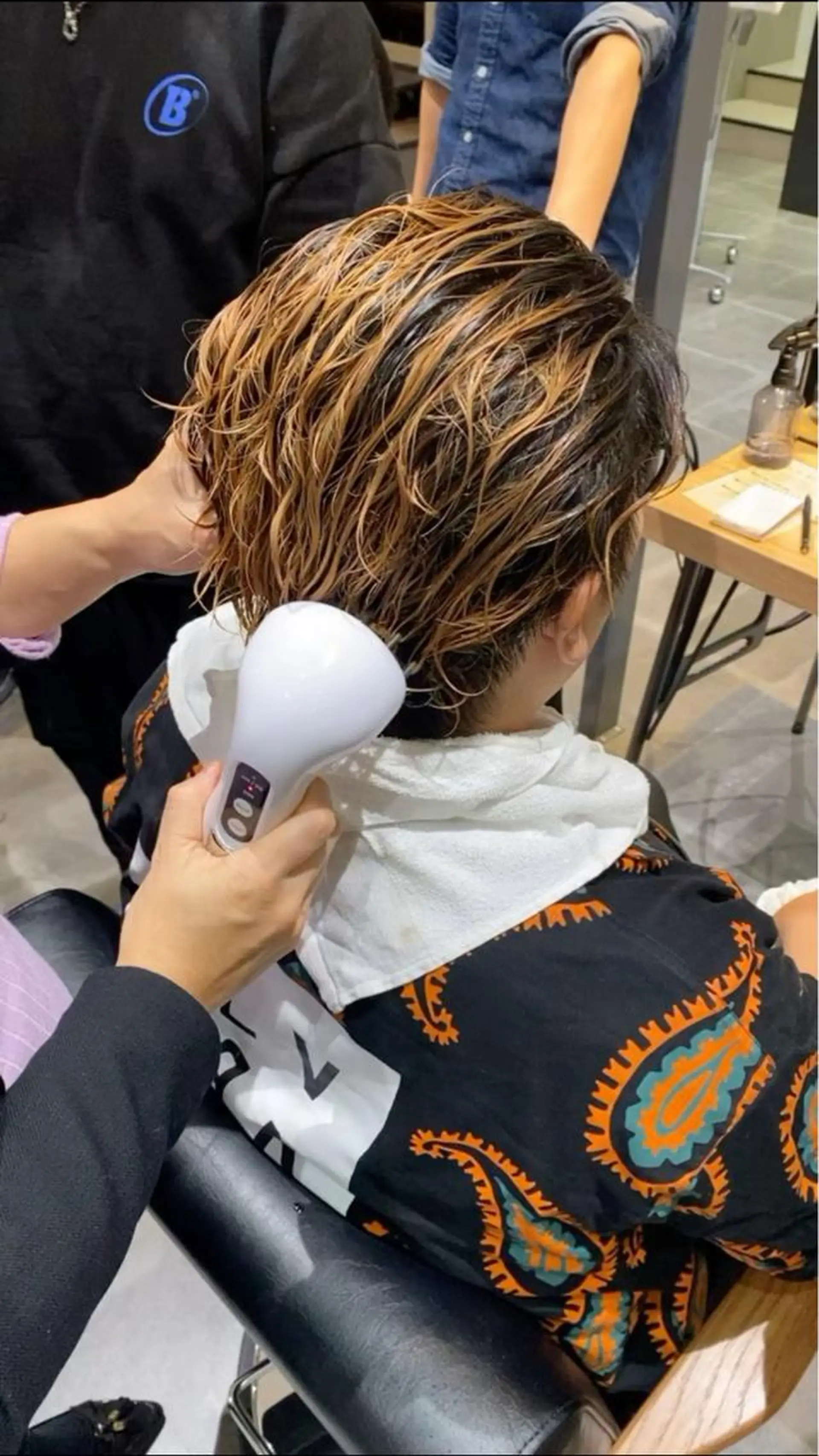 ショート メンズ デザインカラー🌈 高木リョウのヘアスタイル