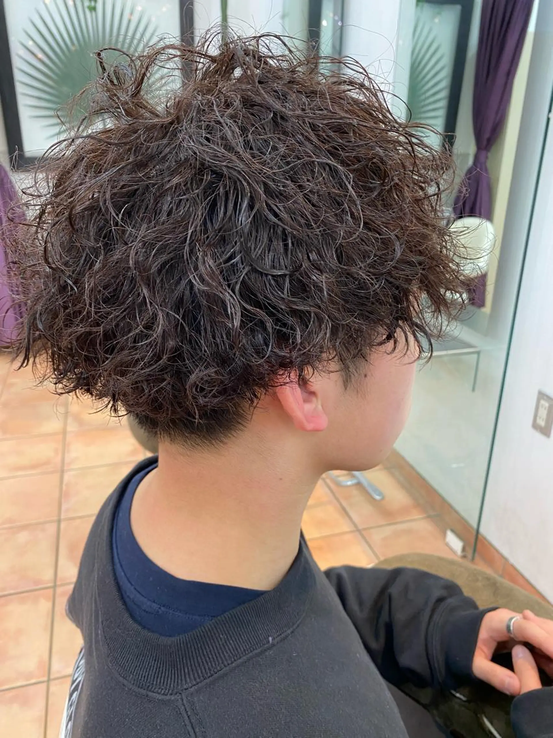 ミディアム ミディアムパーマ カラー特化 横川　翔希のヘアスタイル