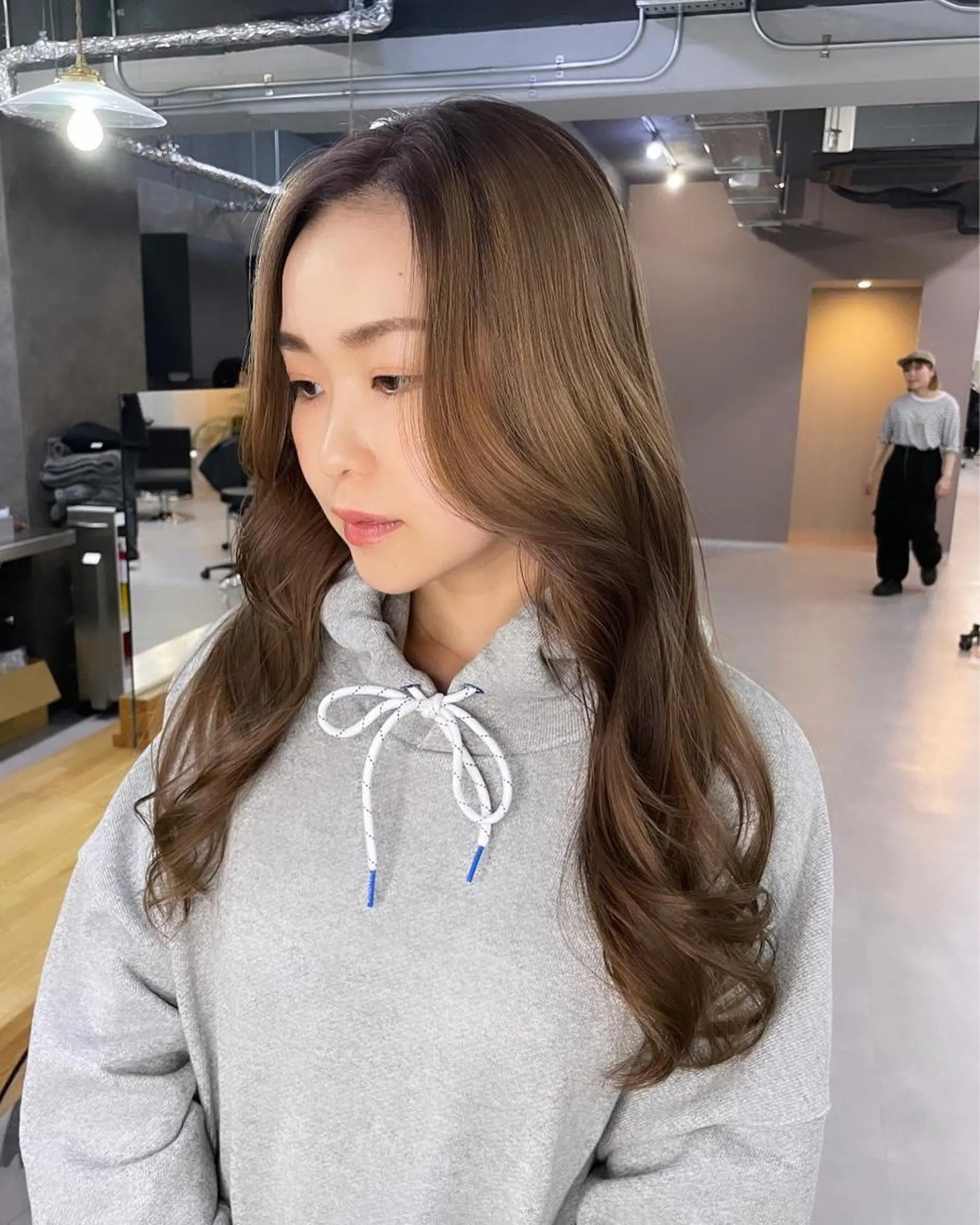 ロング カラー ヘアカラー ミルクティーベージュ ❤︎レイヤー　MIAのヘアスタイル