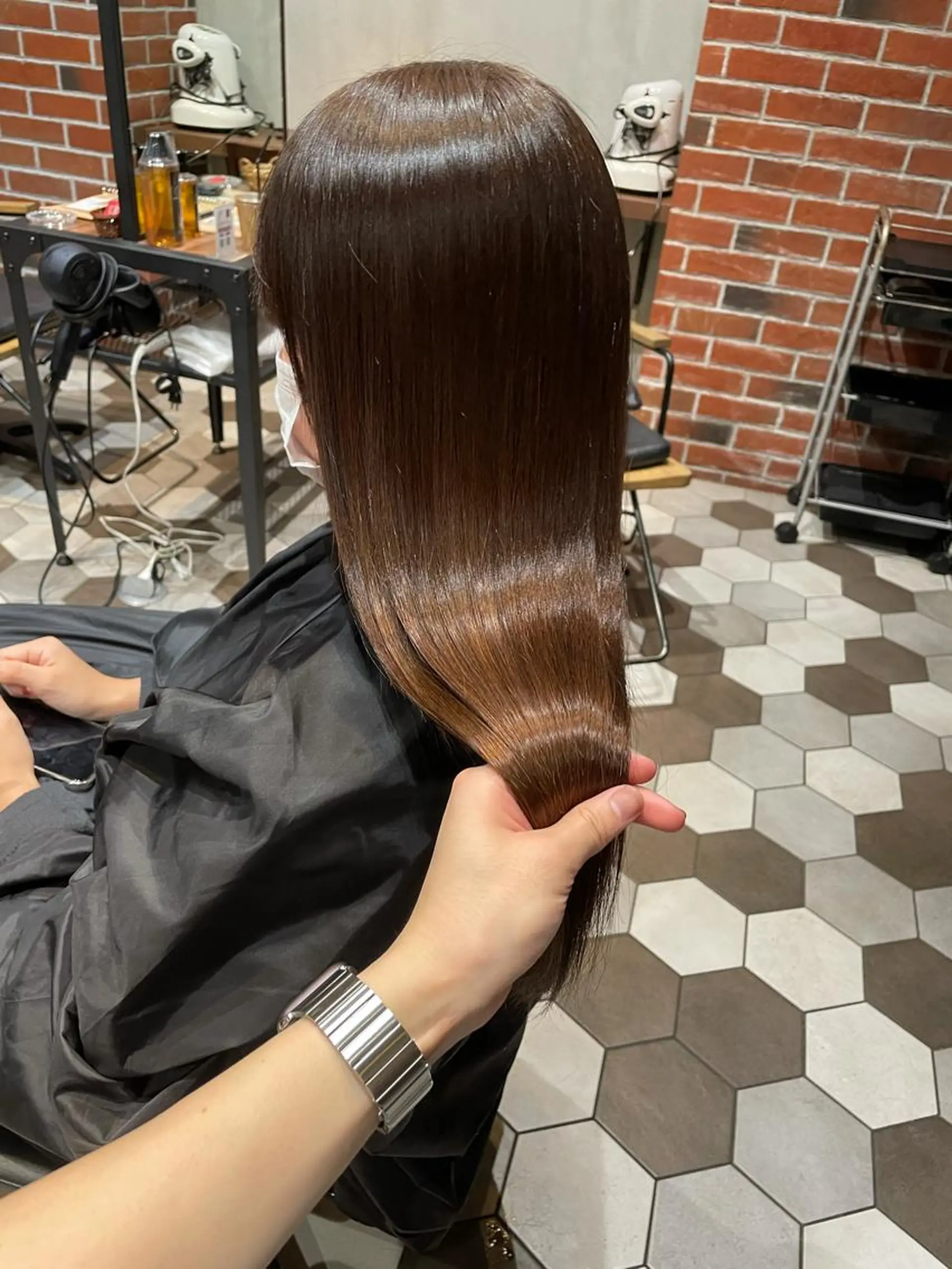 ロング カット ヘアカラー 縮毛矯正 トリートメント 髪質改善、縮毛矯正 酸性縮毛矯正のヘアスタイル