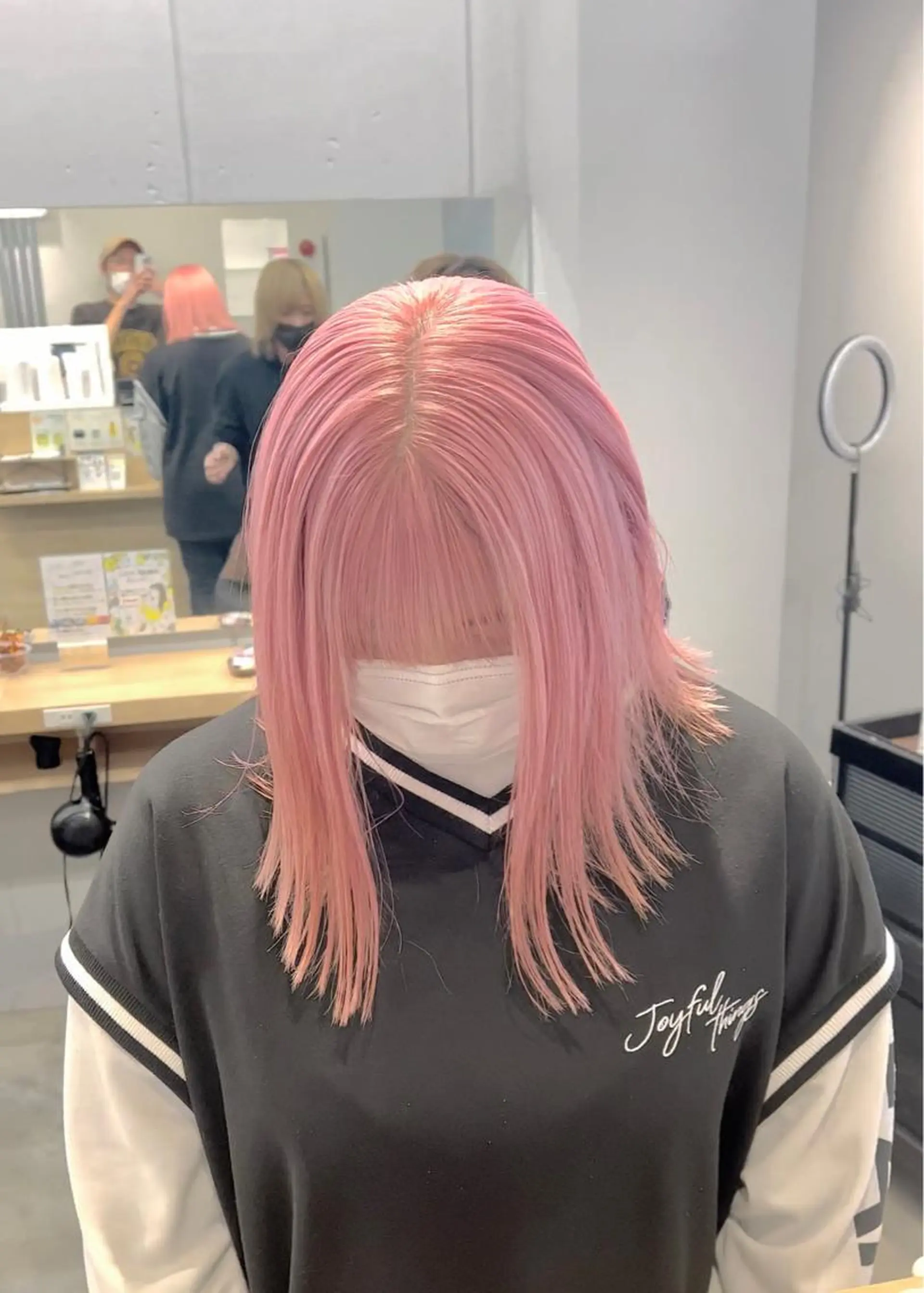 ミディアム カラー ブリーチ ピンクカラー ホワイトピンク ヘアカラー レイヤー/デザイン カラー岡本智樹のヘアスタイル