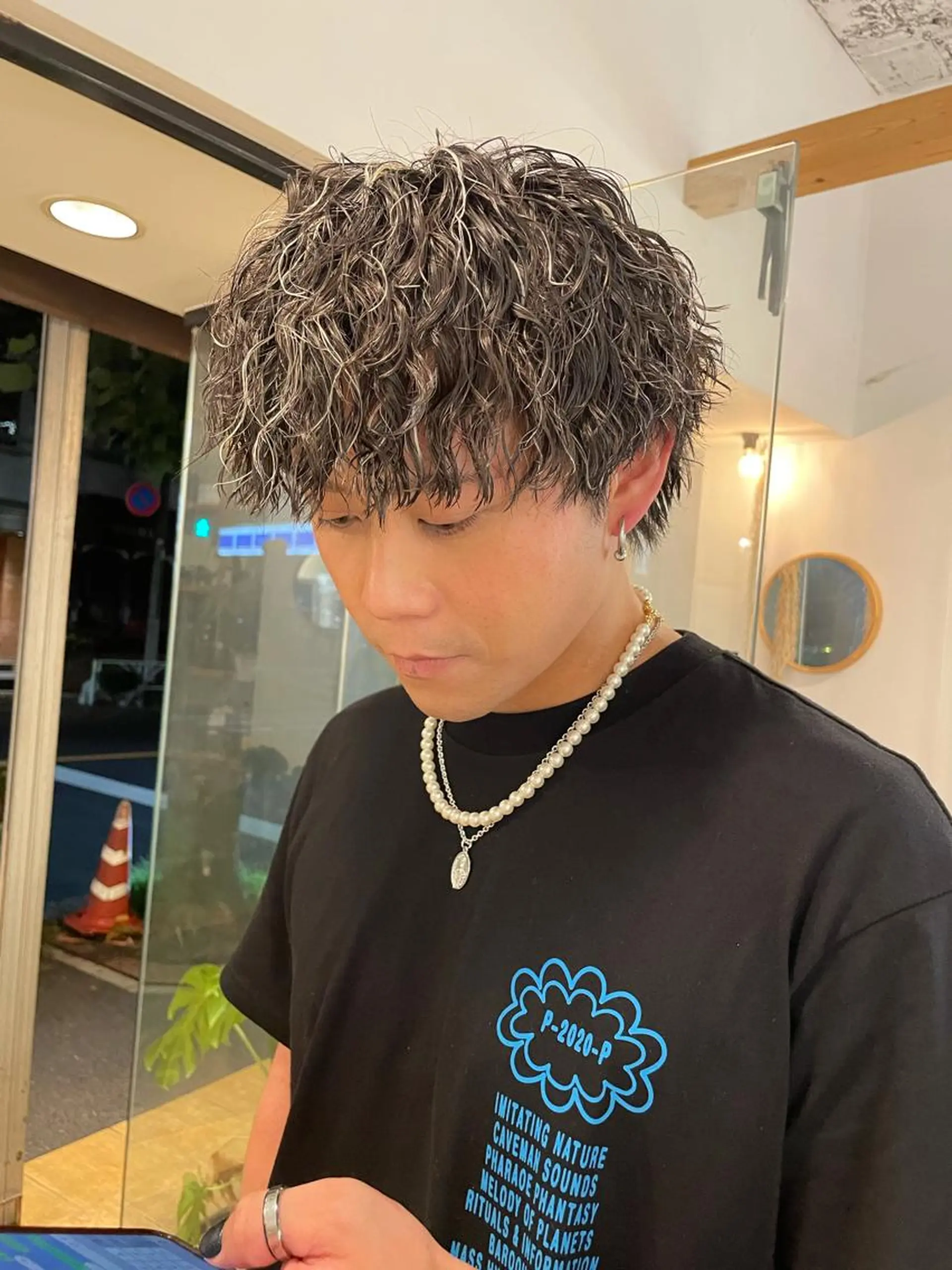 ミディアム 渋谷 ミモザワークス タニグチヨシユキのヘアスタイル