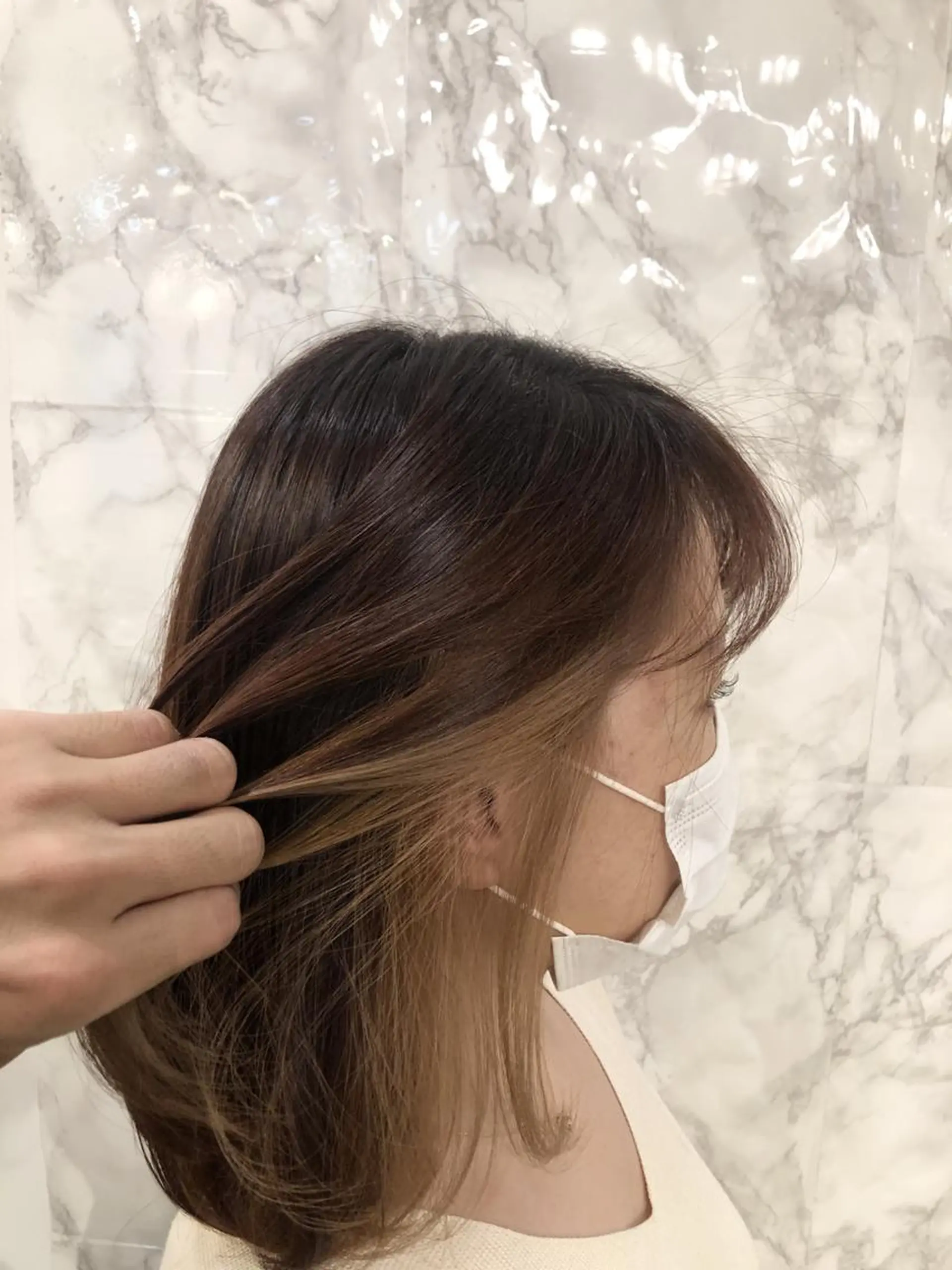 ミディアム カラー ベージュカラー インナーカラー 🟦西荻窪ハイトーン 艶髪Yu-Ji🟦のヘアスタイル