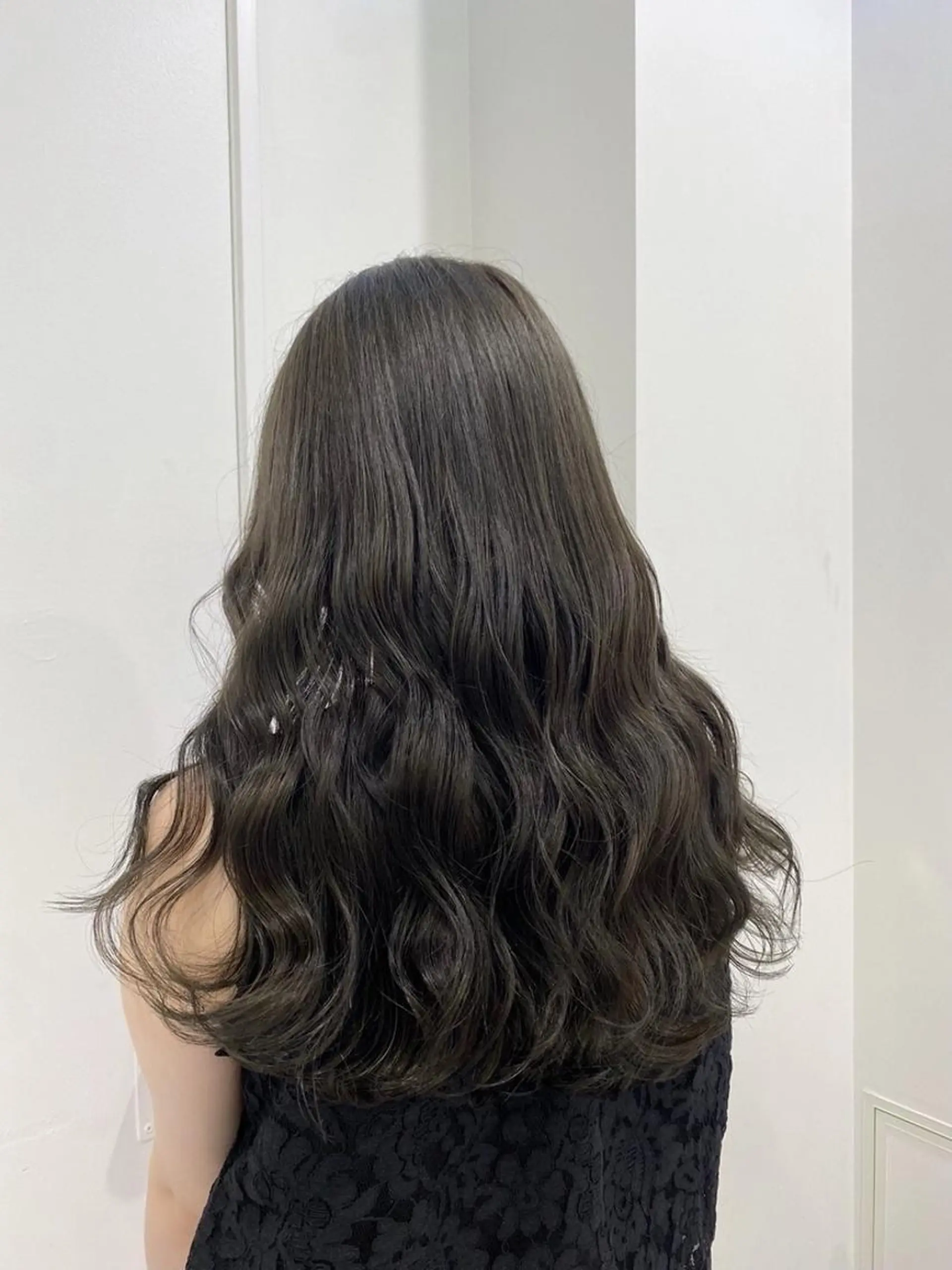 カラー 海外風ブリーチなし 🫒Rion🫒🩶のヘアスタイル