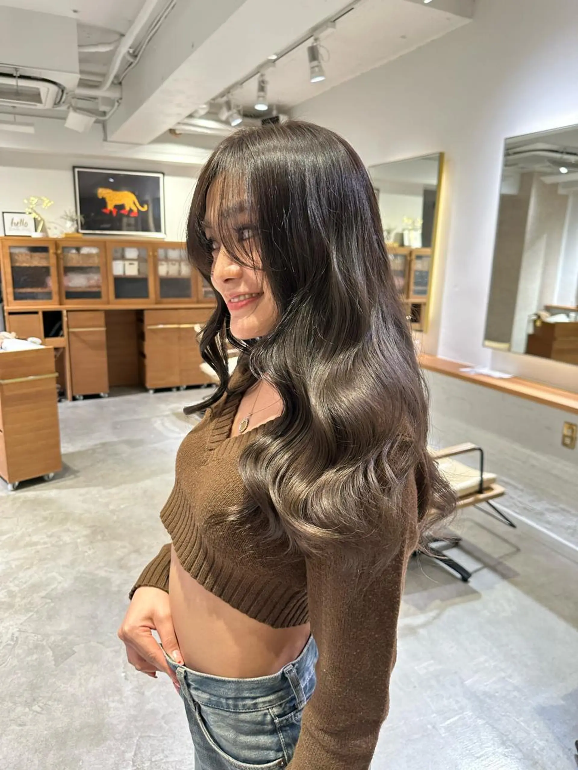 ロング カラー グレージュ 顔まわりレイヤー レイヤーカット ナガミネアリサ/ 学芸大学/海外ヘアのヘアスタイル