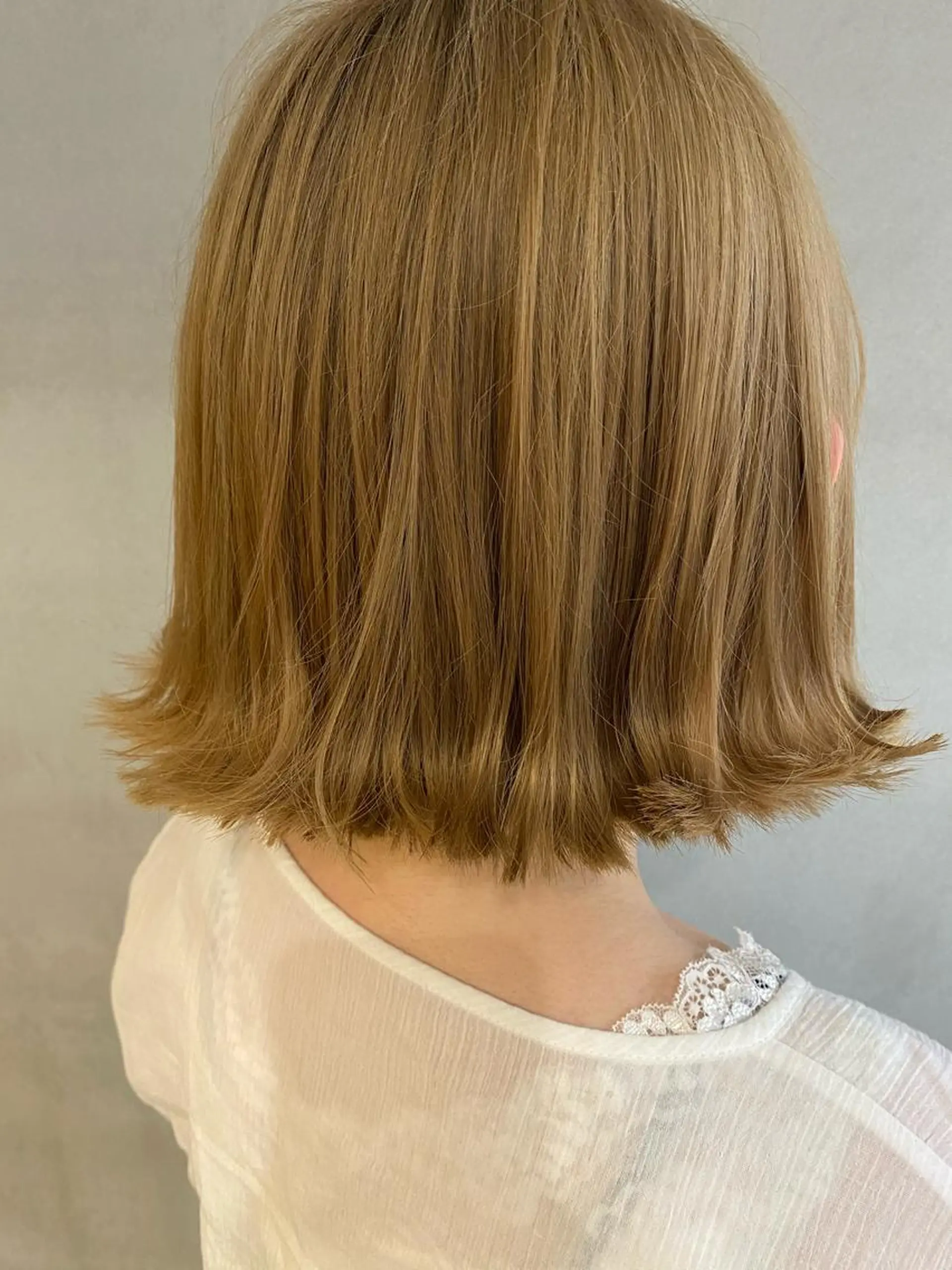 ミディアム ボブ 外ハネヘア カット ヘアカラー 田村 りなのヘアスタイル