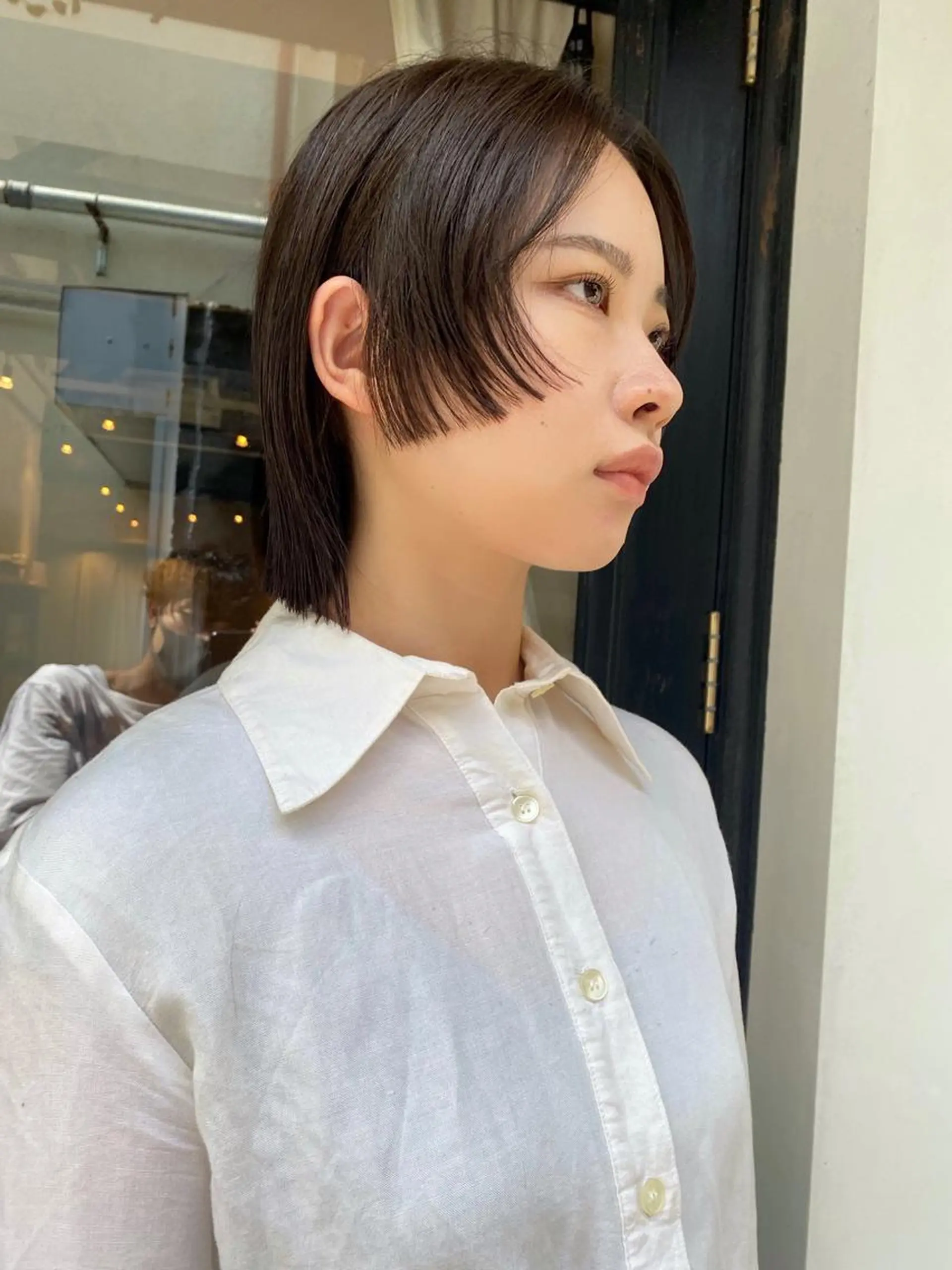 ショート カラー グレージュ オリーブグレージュ オリーブグレー ウルフカット tonari 梅田、中崎町のヘアスタイル