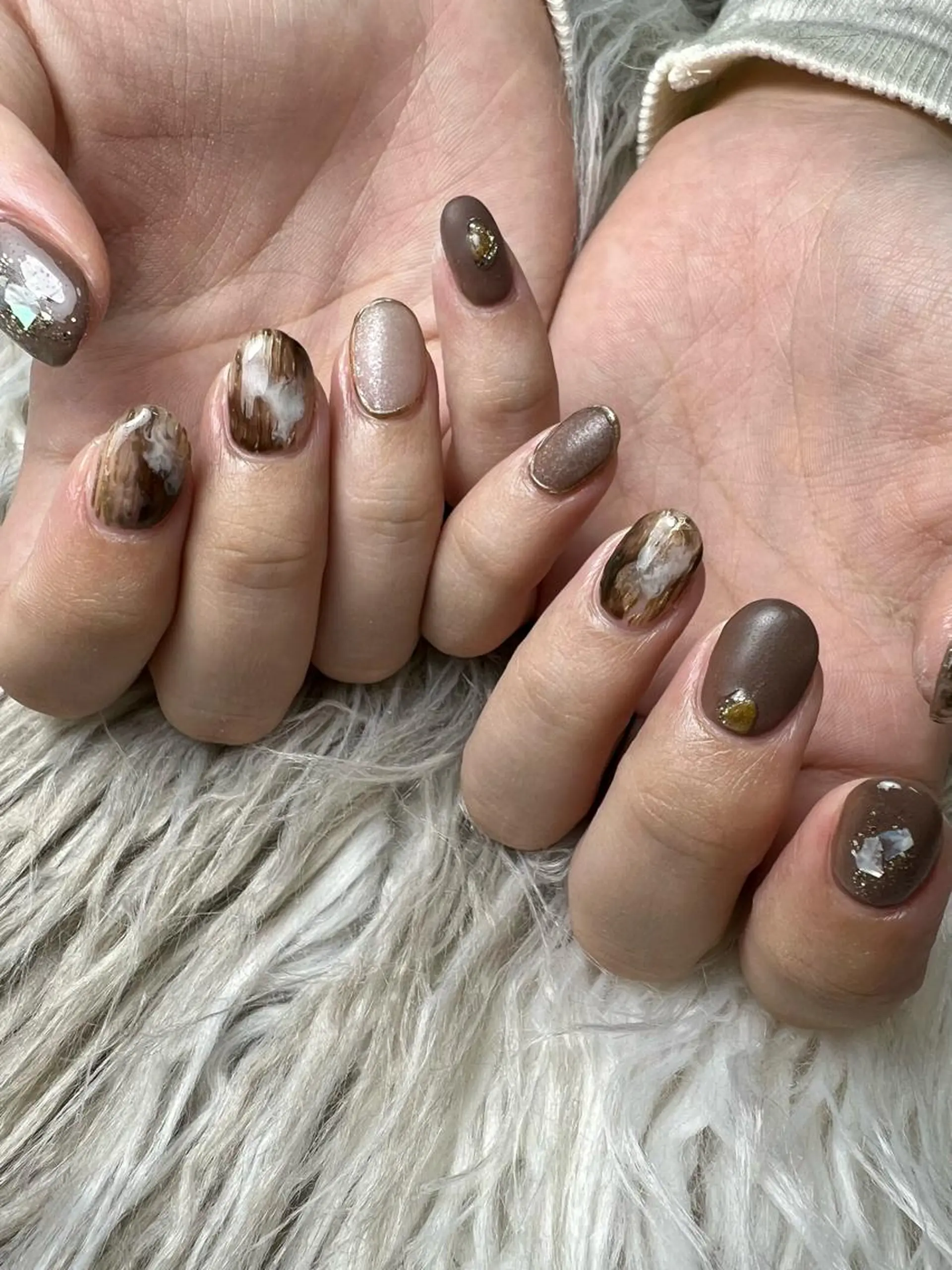 ネイル ブラウン ジェルネイル 持ち込み ニュアンスネイル パラジェル flowers nailのネイルデザイン