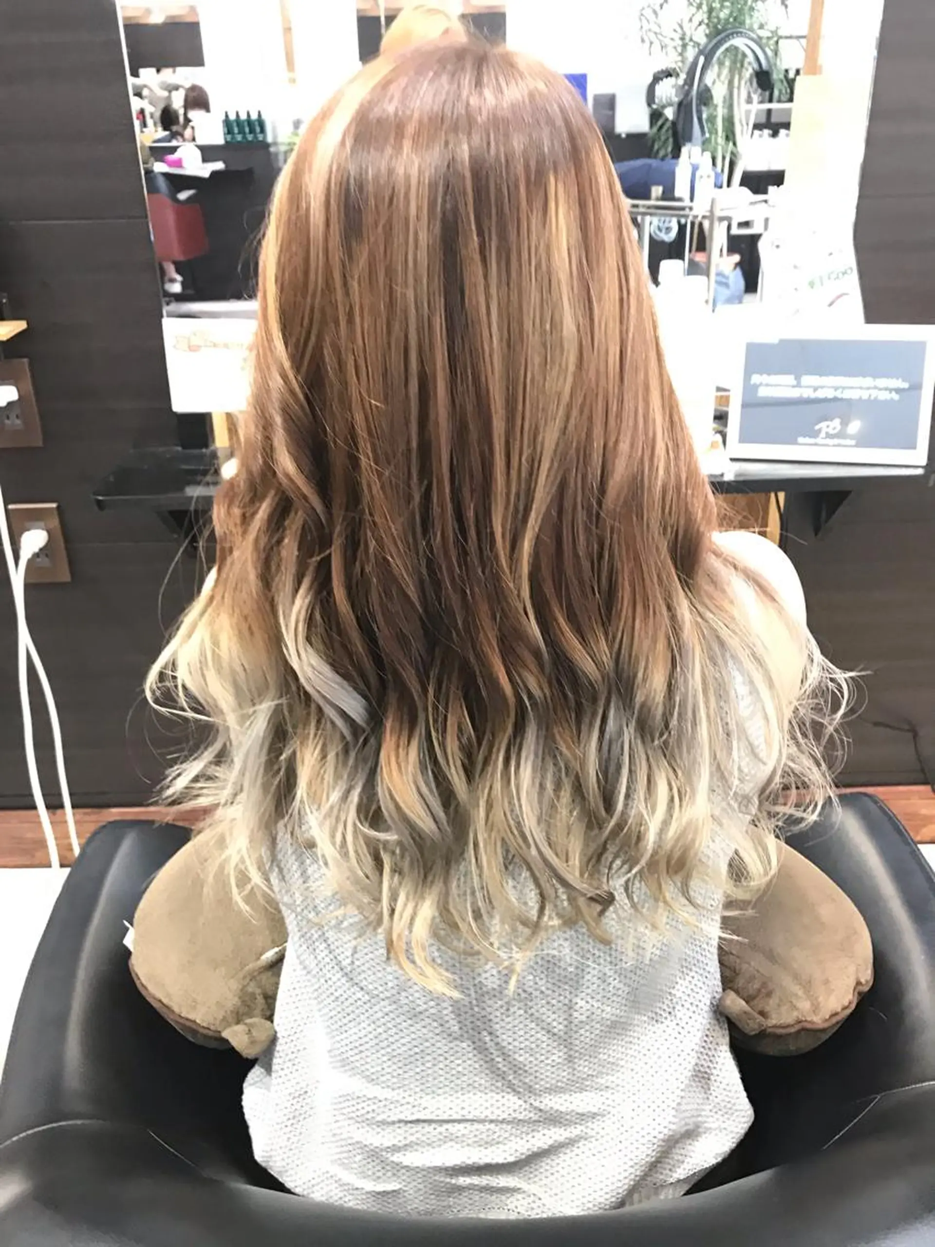 ロング カラー ヘアカラー ヘッドスパ 正分 真美のヘアスタイル
