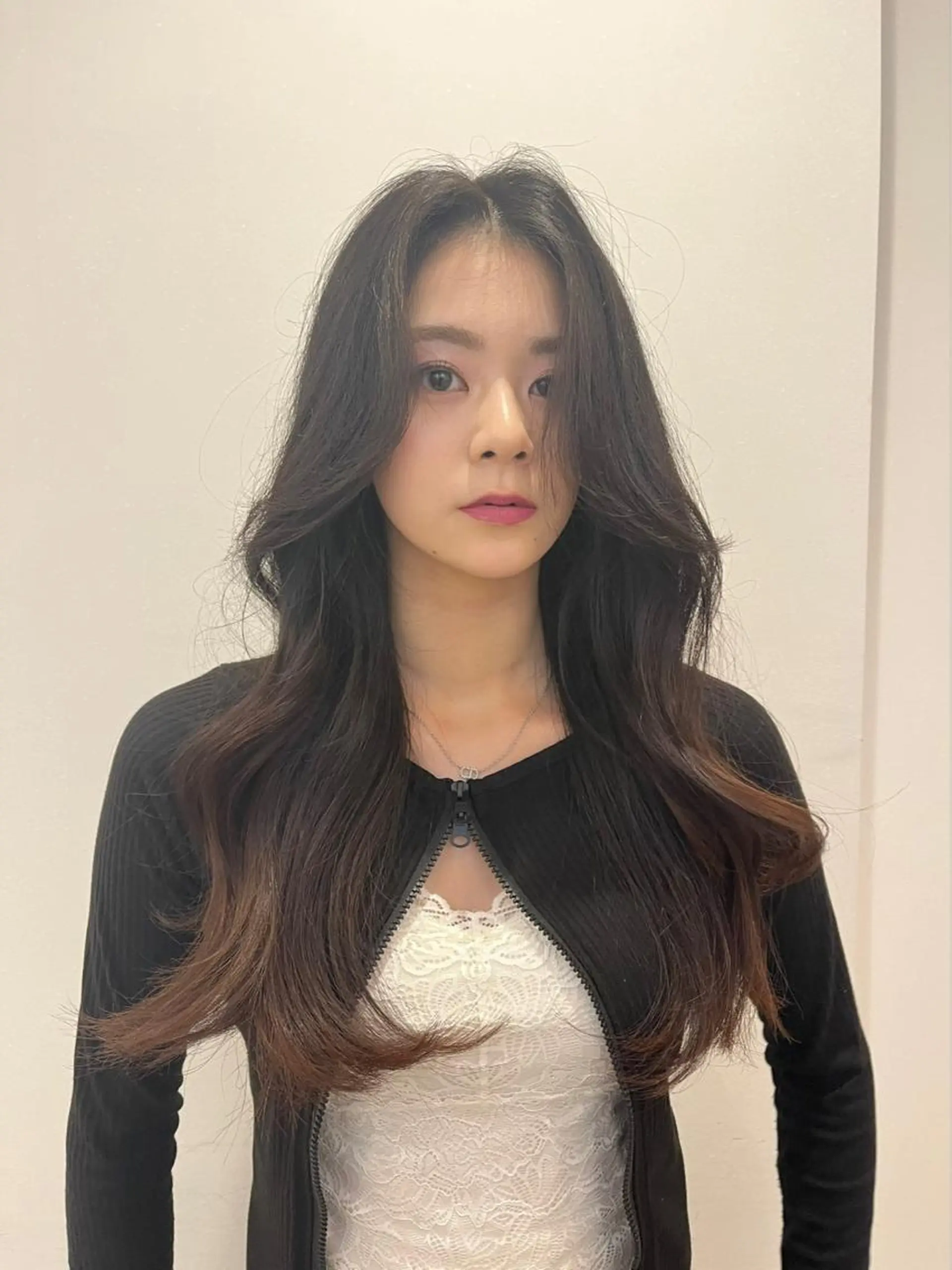 ロング uni原宿所属・韓国ヘア レイヤーカットのヘアスタイル