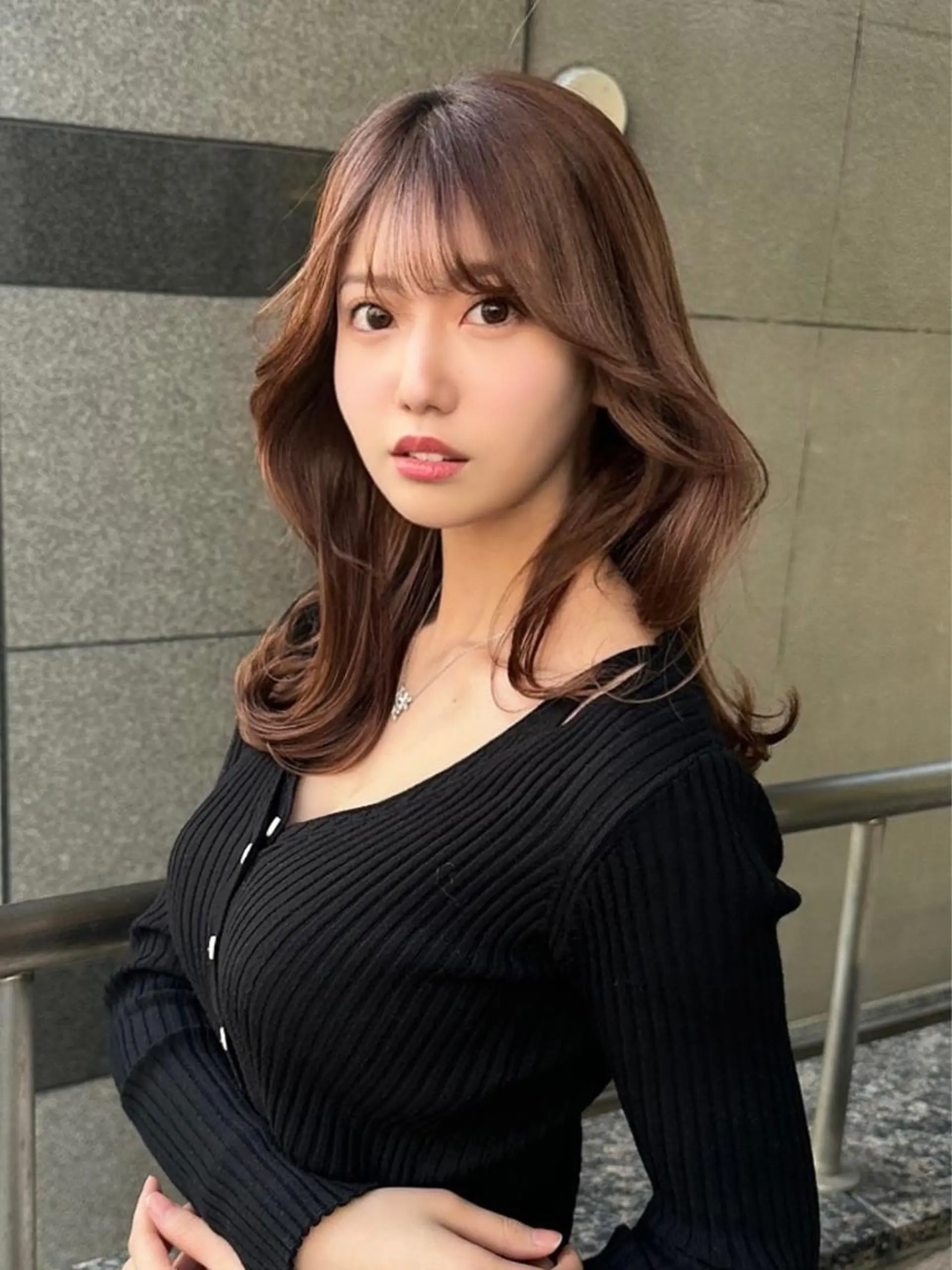 セミロング カラー パーマ ヘアアレンジ 結婚式・ブライダル アッシュ ベージュカラー 黒髪 ブリーチ 韓国ヘア×2way 🇰🇷和知拓郎のヘアスタイル