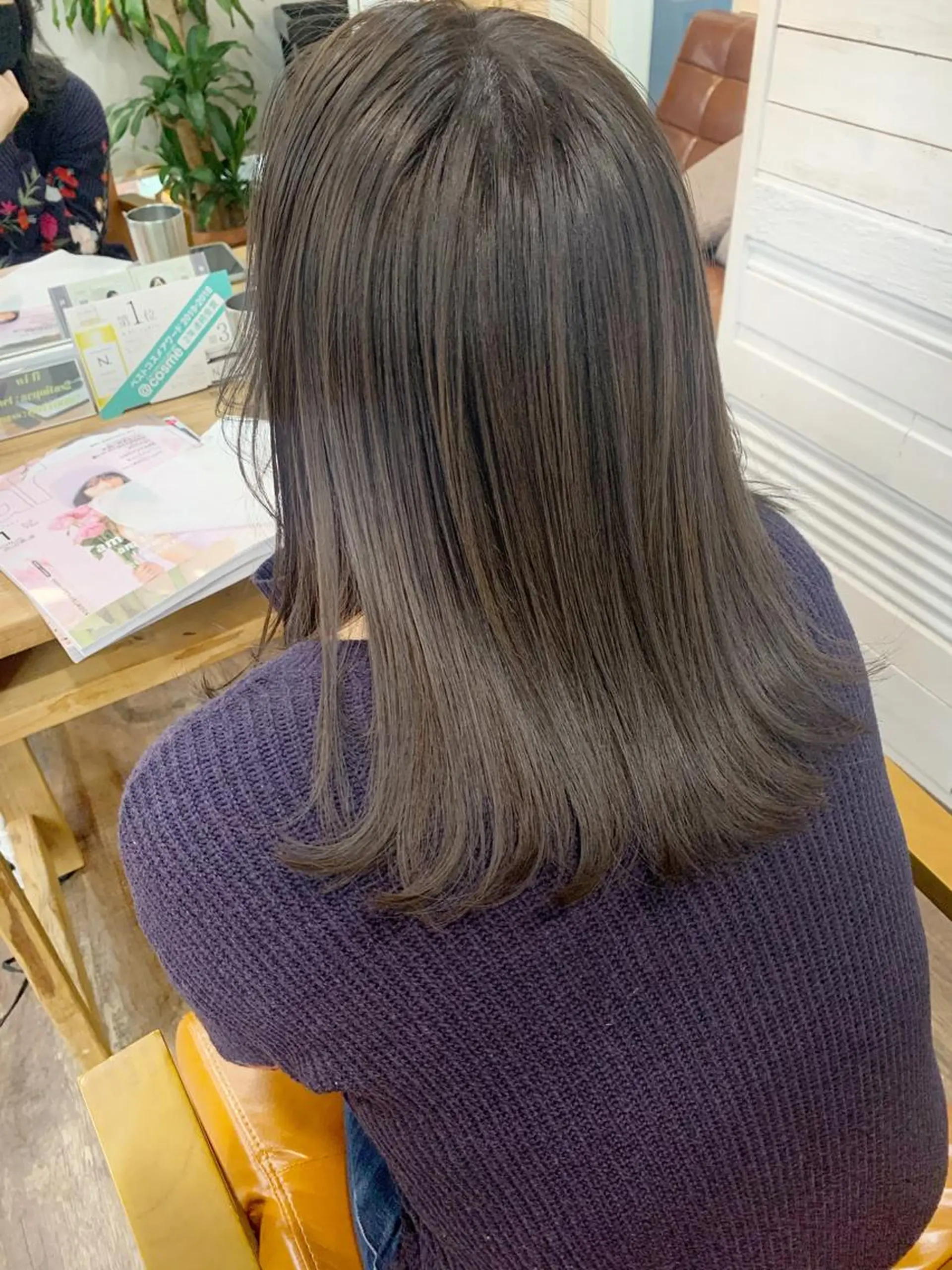 セミロング カラー ダブルカラー イヤリングカラー ハイライトカラー イルミナカラー インナーカラー ダブルカラー　/ インナーカラーMiiのヘアスタイル