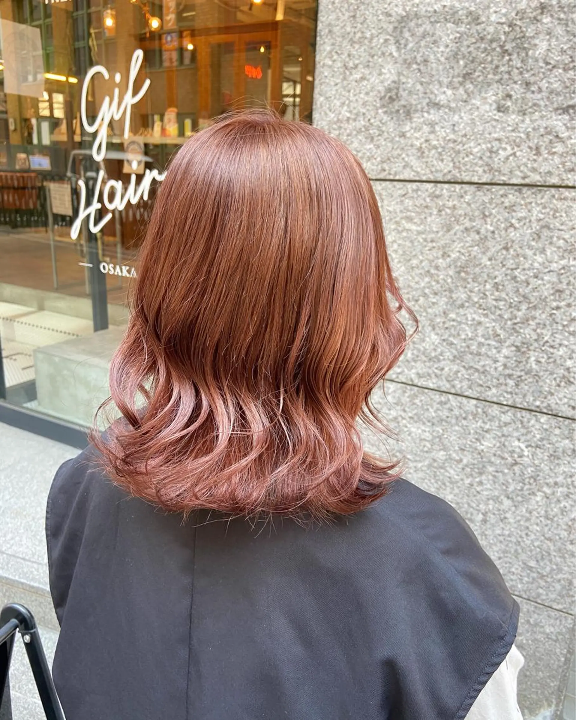 ミディアム カラー ベージュカラー ブリーチ ピンクカラー ピンクベージュ ノイシキ サキのヘアスタイル