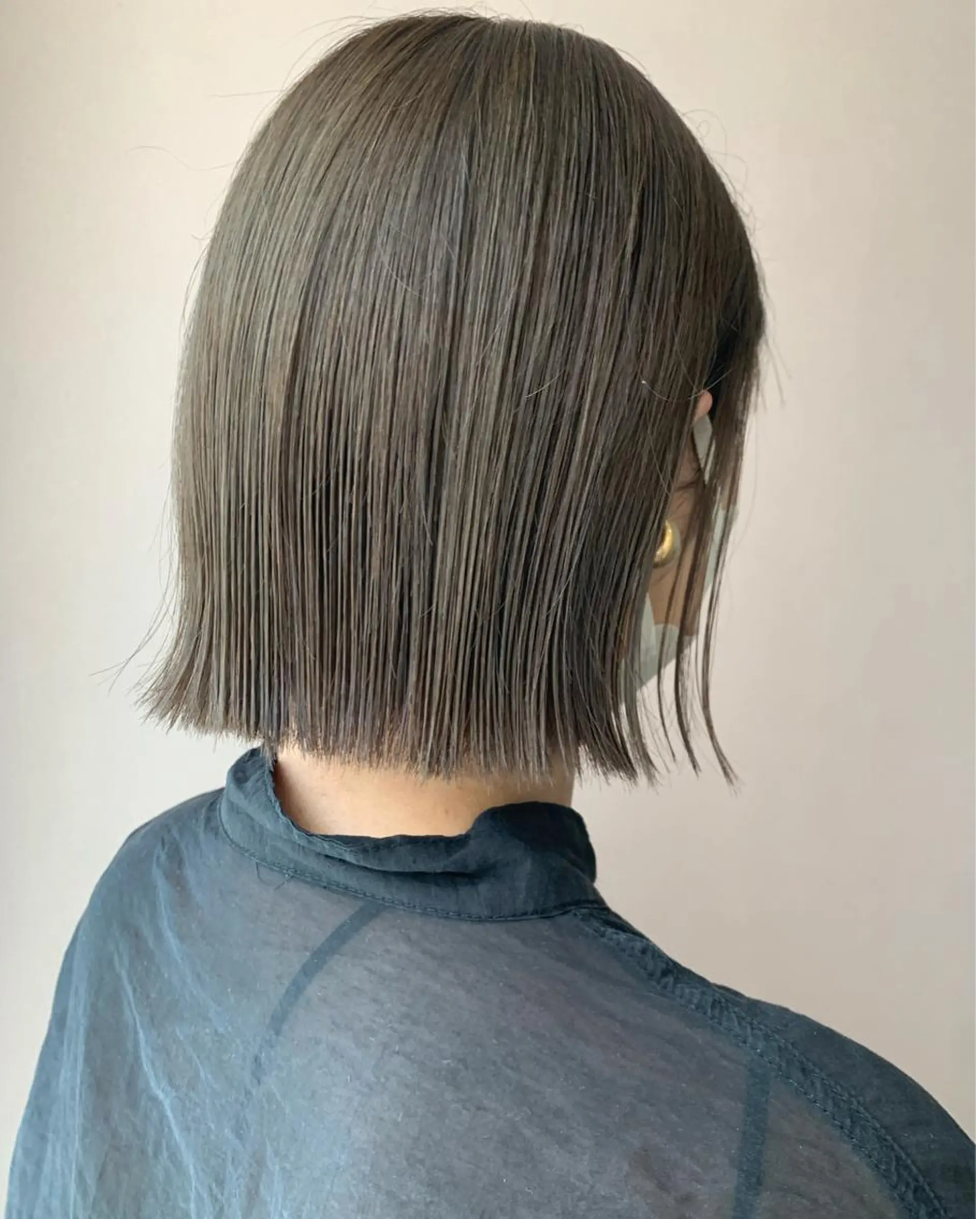 ショート カラー アッシュ ブリーチ ブリーチなしカラー オリーブアッシュ カット ヘアカラー トリートメント hub hair レイヤー/透明感のヘアスタイル