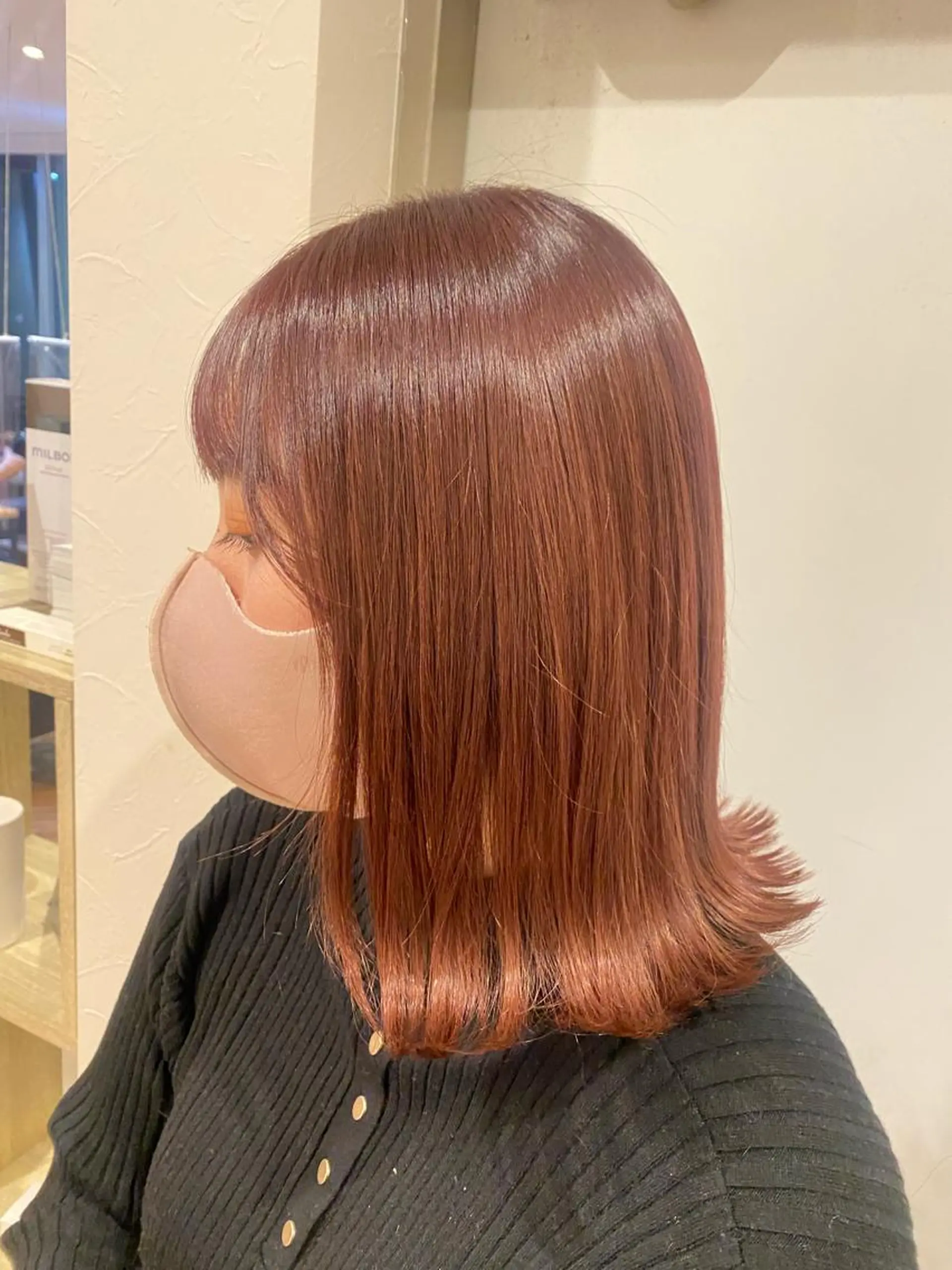 ミディアム カラー ヘアカラー 韓国ヘア顔周りカット 艶髪ベージュtamaのヘアスタイル