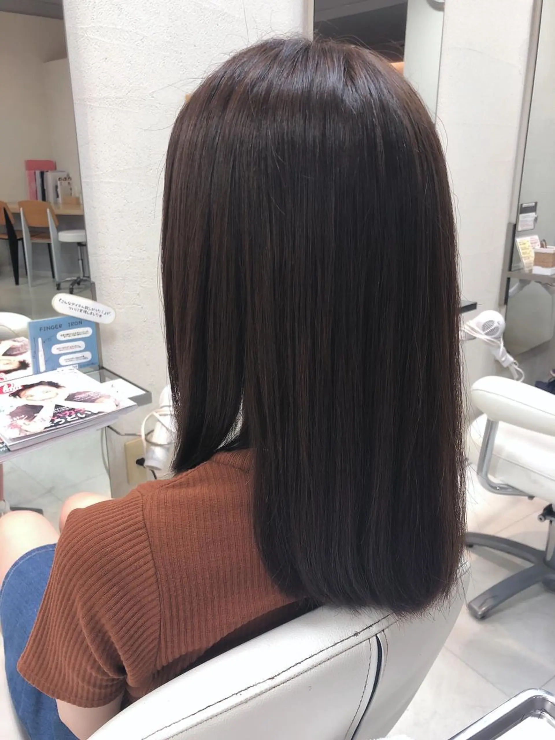 ミディアム カット 縮毛矯正 阿部 美咲のヘアスタイル