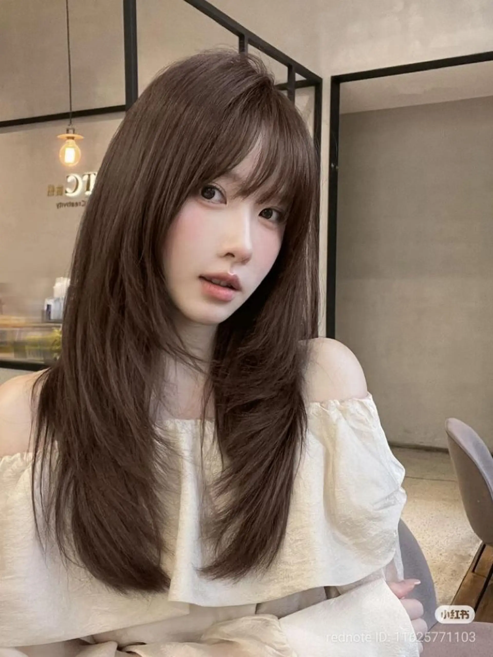 ロング カラー 🖤ハイトーン× レイヤー🖤SARAのヘアスタイル
