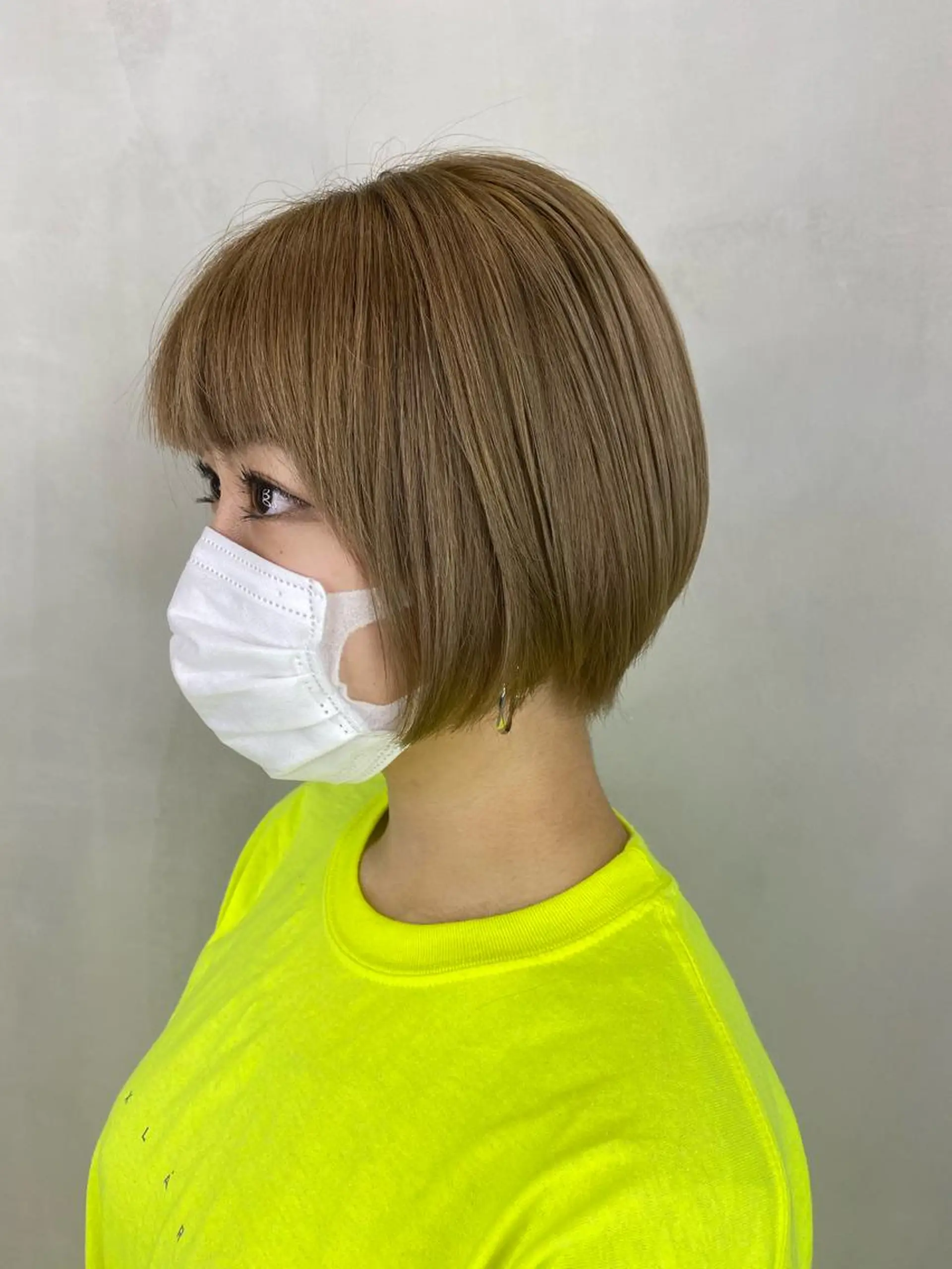 ショート カラー ベージュカラー ミルクティーベージュ ヘアカラー MUK ムクのヘアスタイル